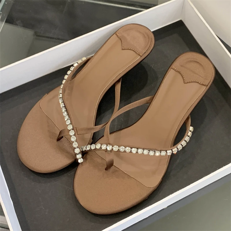 Eilyken Fashion Crystal Clip Toe Women Slippers Summer Low Thin Heels Sandals Elegant Banquet Dress Flip Flops Slide Shoes
Eilyken Fashion Crystal Clip Toe Women Slippers Summer Low Thin Heels Sandals Elegant Banquet Dress Flip Flops Slide Shoes