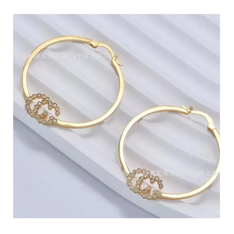 New Large Circle English Letter Double Earrings Light Luxury Simple Live Broadcast Temperament Earrings Batch
New Large Circle English Letter Double Earrings Light Luxury Simple Live Broadcast Temperament Earrings Batch