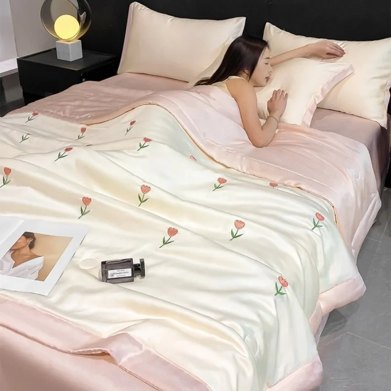 Summer Cool Thin Comforter 4pcs Bed Linens Set Home Textiles Skin-friendly Soft Quilt Bed Sheet Pillowcase Luxury Bedding Set
Summer Cool Thin Comforter 4pcs Bed Linens Set Home Textiles Skin-friendly Soft Quilt Bed Sheet Pillowcase Luxury Bedding Set