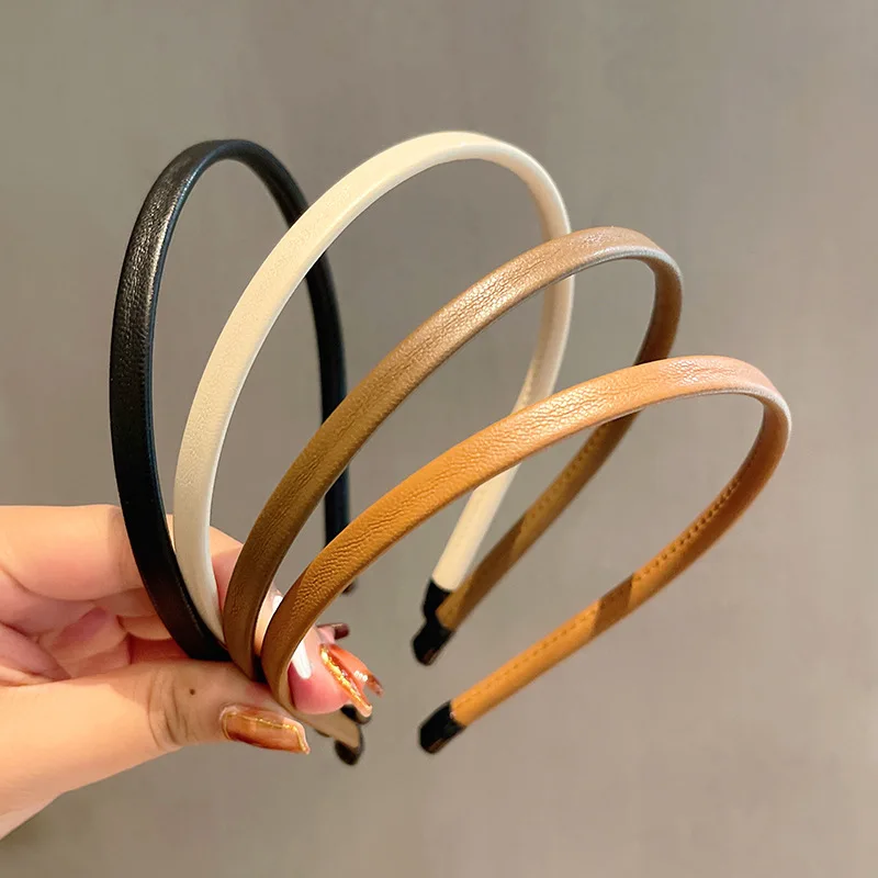 2pc Elegant Retro Vintage Classic Style Solid PU Headband for Women with A High-end Feel Used for Washing Face
2pc Elegant Retro Vintage Classic Style Solid PU Headband for Women with A High-end Feel Used for Washing Face