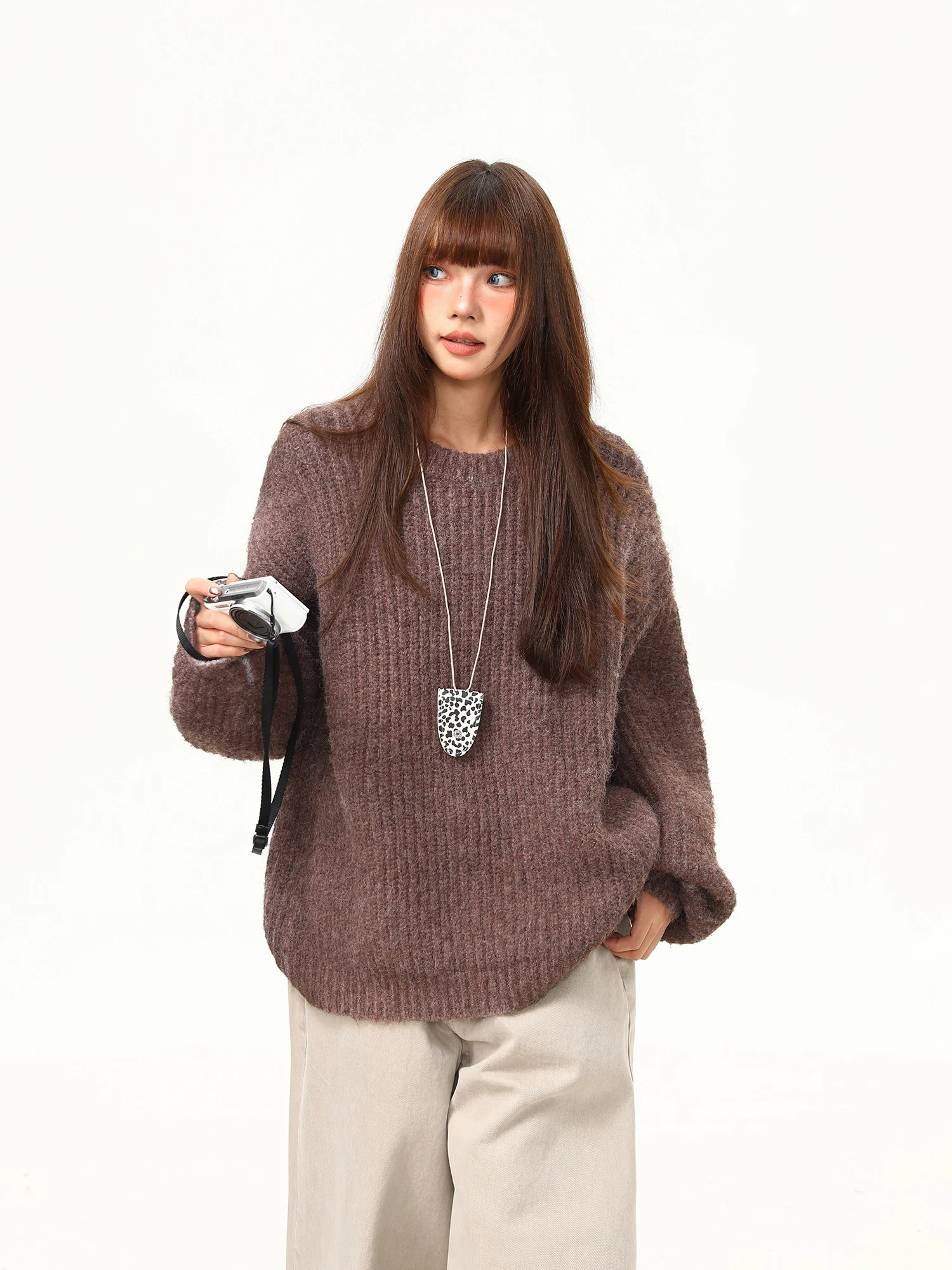 Женский утепленный зимний свитер Wild AZI, повседневный, уличный стиль, свободный крой, теплый, вязаный, с длинными рукавами, круглый вырез, цветной
Женский утепленный зимний свитер Wild AZI, повседневный, уличный стиль, свободный крой, теплый, вязаный, с длинными рукавами, круглый вырез, цветной