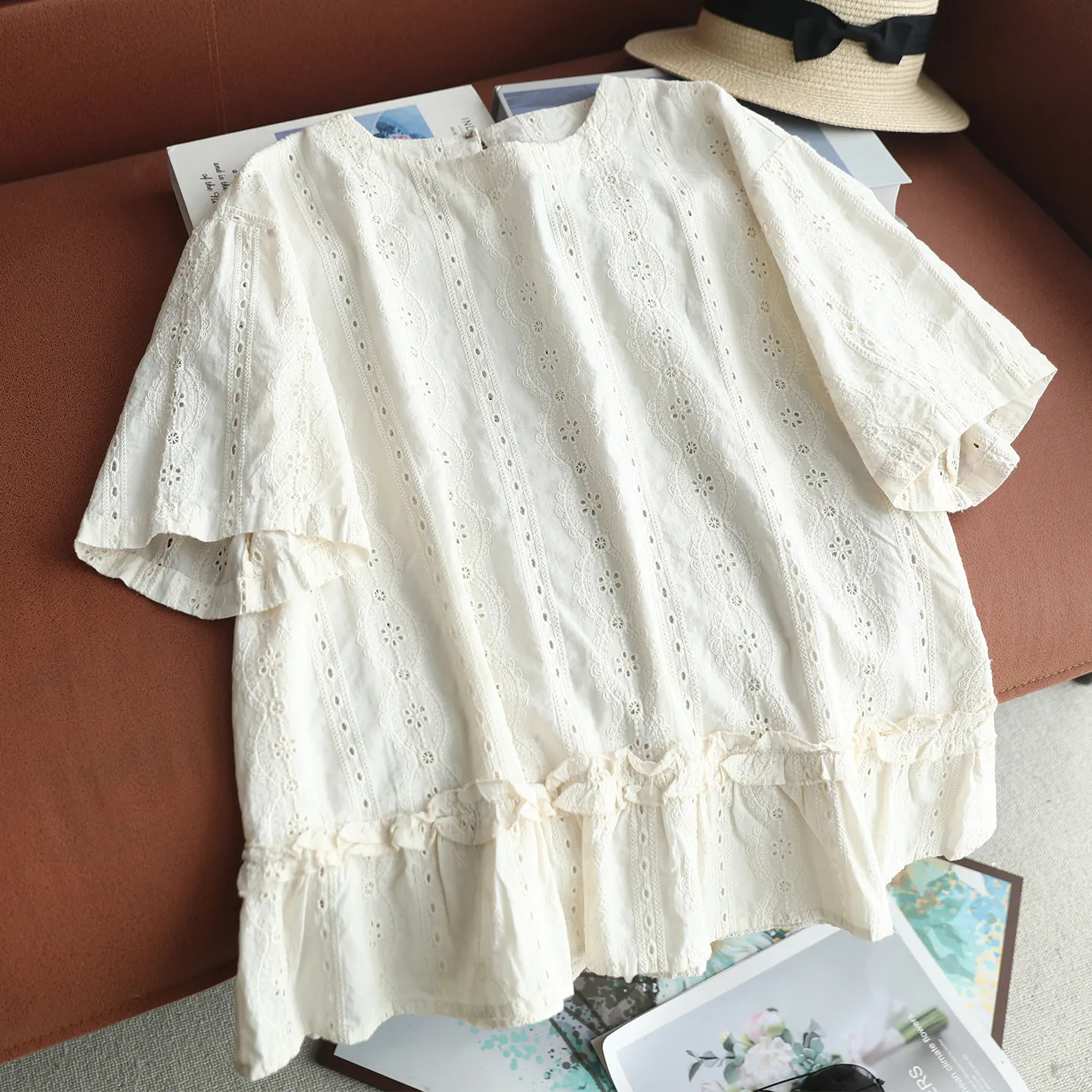 Japanese Sweet Mori Girl Solid Color Embroidery Cotton Shirts Women Summer O-Neck Short Sleeve Casual Loose Blouse Tops
Japanese Sweet Mori Girl Solid Color Embroidery Cotton Shirts Women Summer O-Neck Short Sleeve Casual Loose Blouse Tops