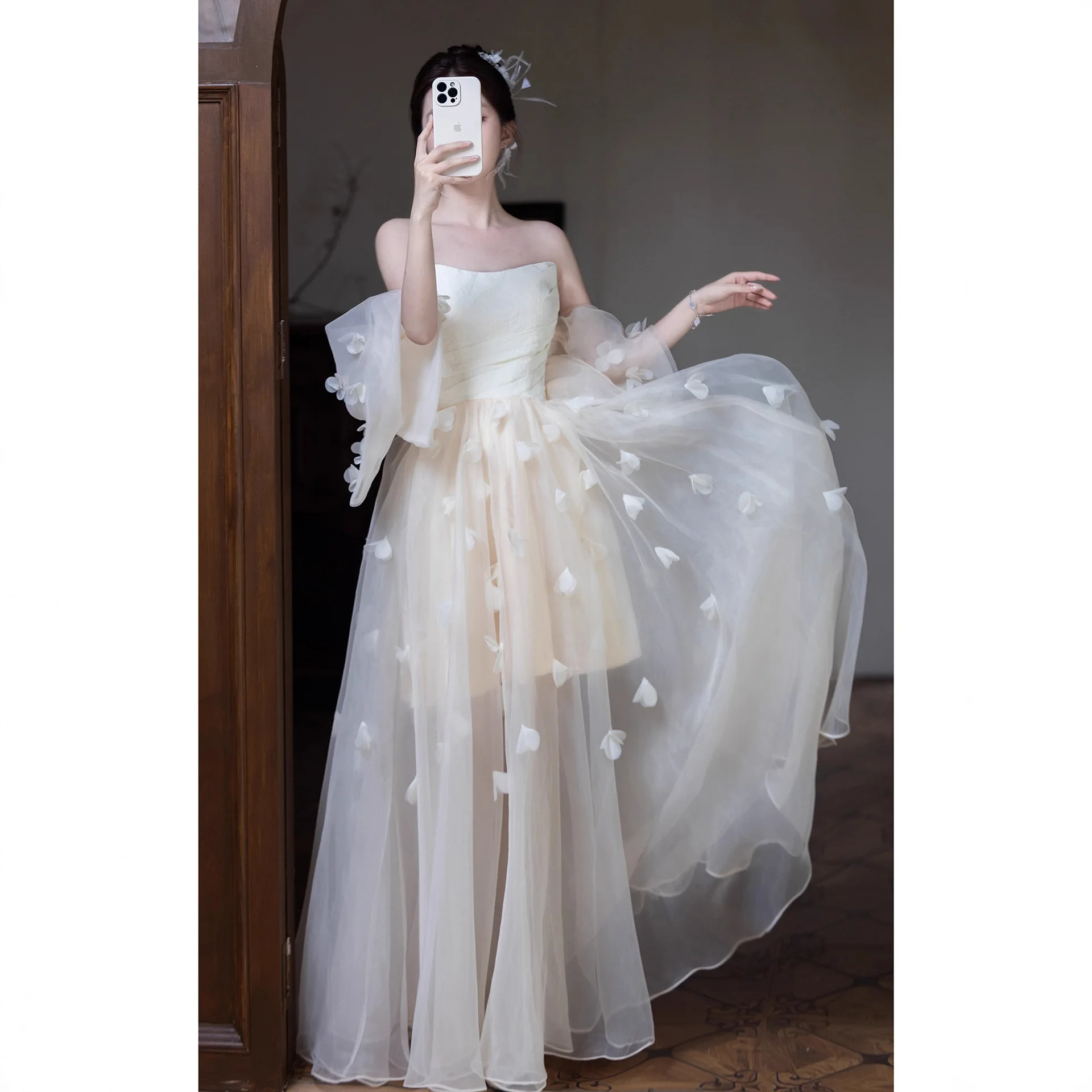 Легкое свадебное платье цвета шампанского с дизайном на бретельках, свадебное платье, высококачественная ткань, размер или для женщин
Легкое свадебное платье цвета шампанского с дизайном на бретельках, свадебное платье, высококачественная ткань, размер или для женщин