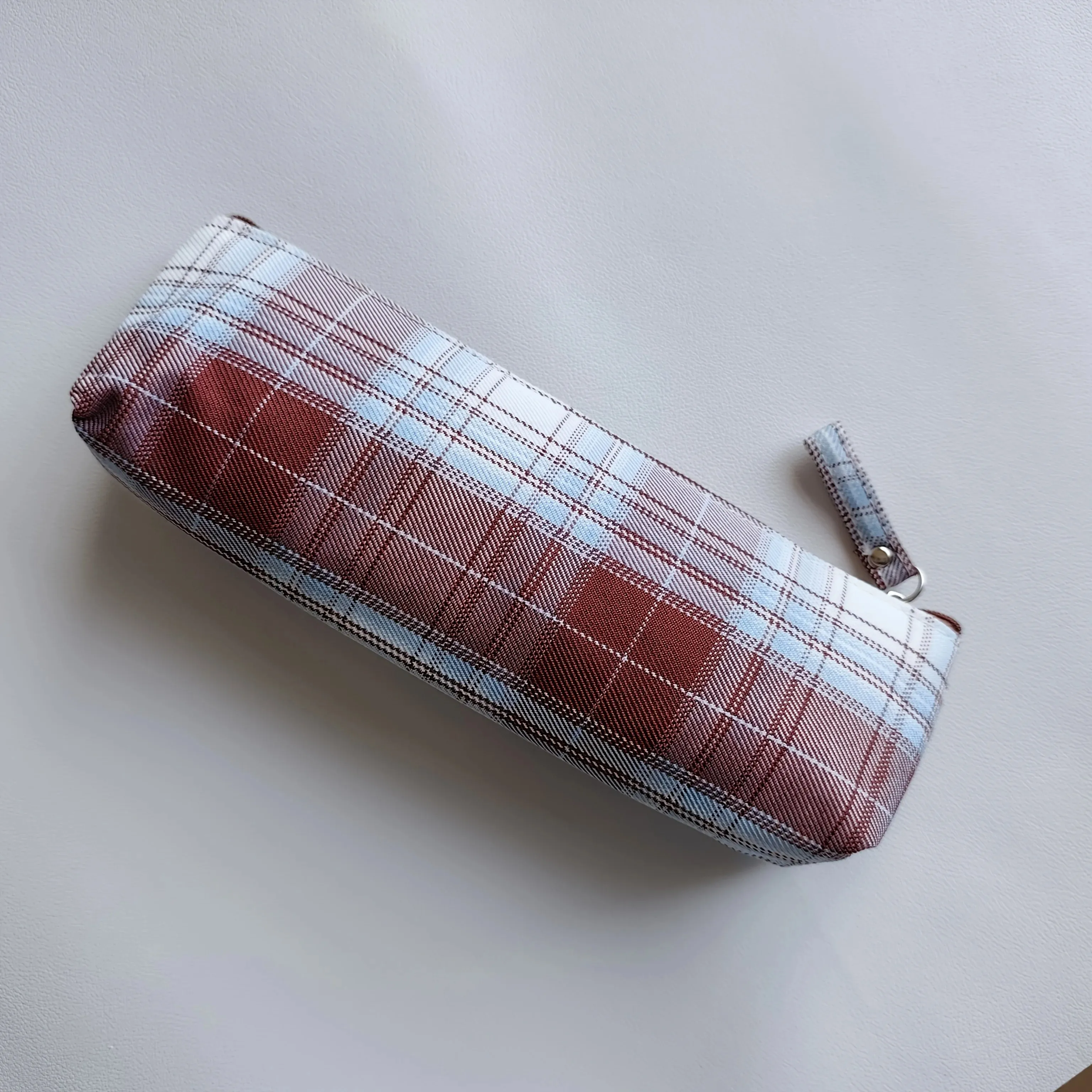 Colorful Plaid Cloth Pencil Case, Large Capacity, Portable, Simple Style Pencil Box, Stationery Box, Stationery Storage
Colorful Plaid Cloth Pencil Case, Large Capacity, Portable, Simple Style Pencil Box, Stationery Box, Stationery Storage