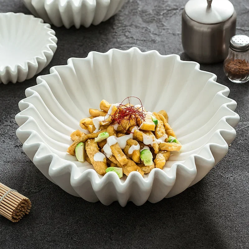 Salad plate Simple ceramic lace insulation plate Restaurant double-layer lotus leaf plate Premium dessert
Salad plate Simple ceramic lace insulation plate Restaurant double-layer lotus leaf plate Premium dessert