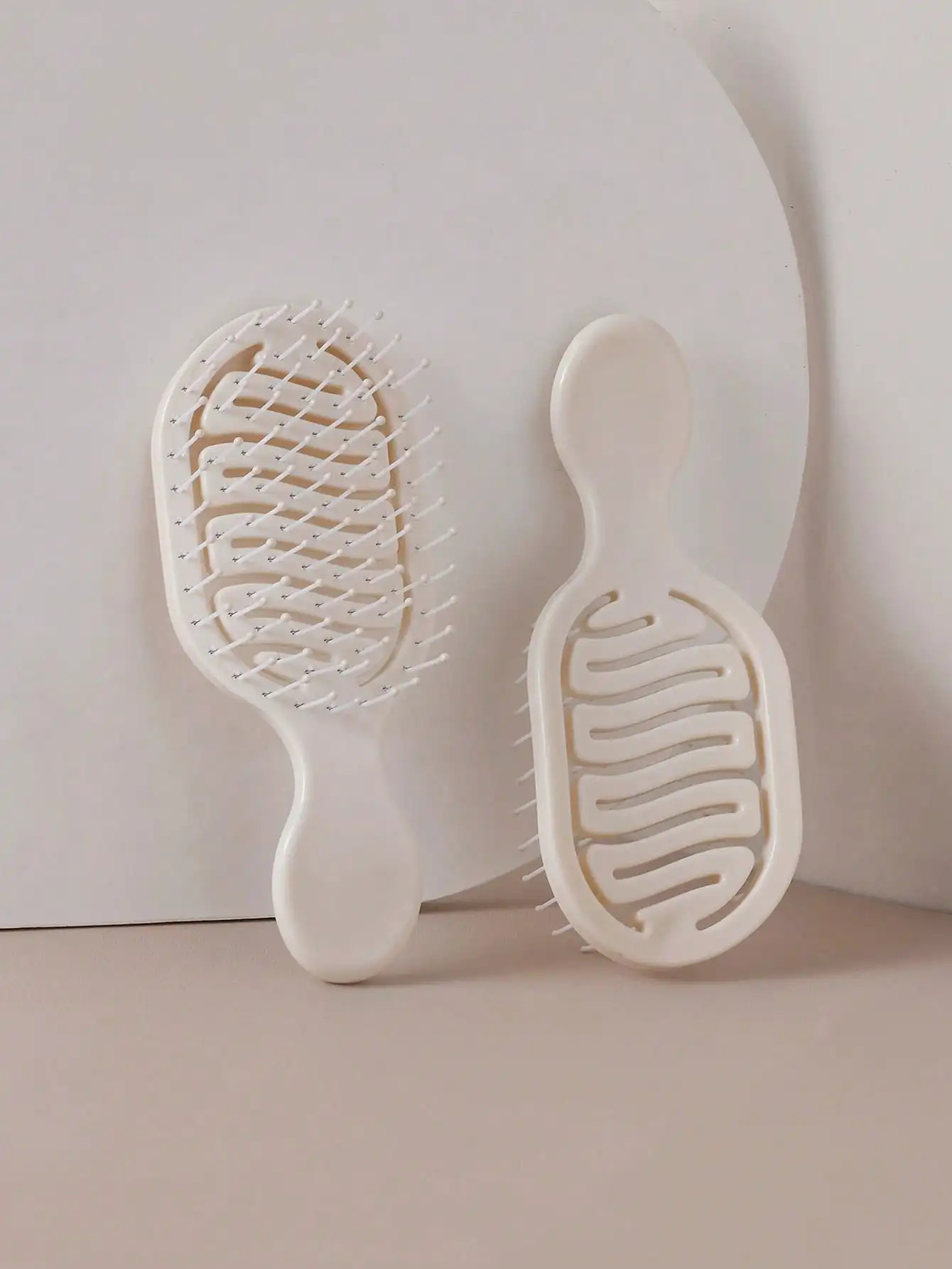1pc Mini Size Ivory Hollow Design Styling Comb, With Buckle Lanyard,Multi-Functional Wet & Dry Comb, Hair Brush, Comb, Hair Styling Tool, Hair Product And Accessories, Unisex, Suitable For Hair Salon, Beauty Travel, Daily Outdoor Suit For Dorm Room, Back
1pc Mini Size Ivory Hollow Design Styling Comb, With Buckle Lanyard,Multi-Functional Wet & Dry Comb, Hair Brush, Comb, Hair Styling Tool, Hair Product And Accessories, Unisex, Suitable For Hair Salon, Beauty Travel, Daily Outdoor Suit For Dorm Room, Back