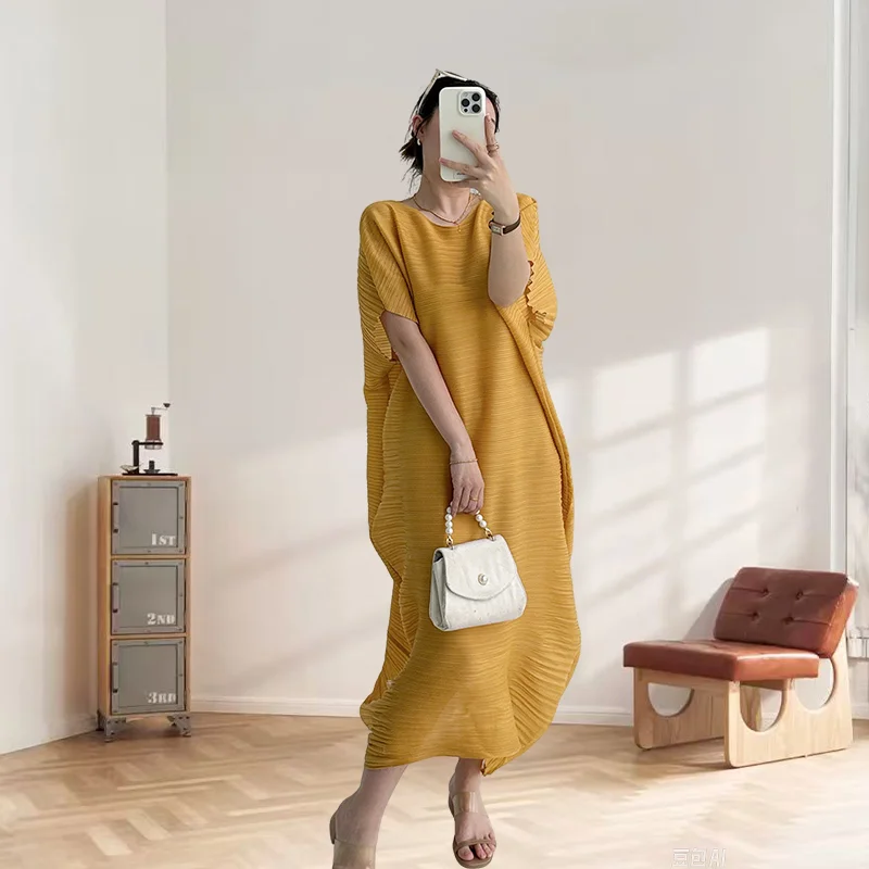 Miyake Pleated Dress 2025 Summer New Fashion Loose Pleat Dress Women Senior Sense Round Neck Thin Comfortable Fold Long Dresses
Miyake Pleated Dress 2025 Summer New Fashion Loose Pleat Dress Women Senior Sense Round Neck Thin Comfortable Fold Long Dresses