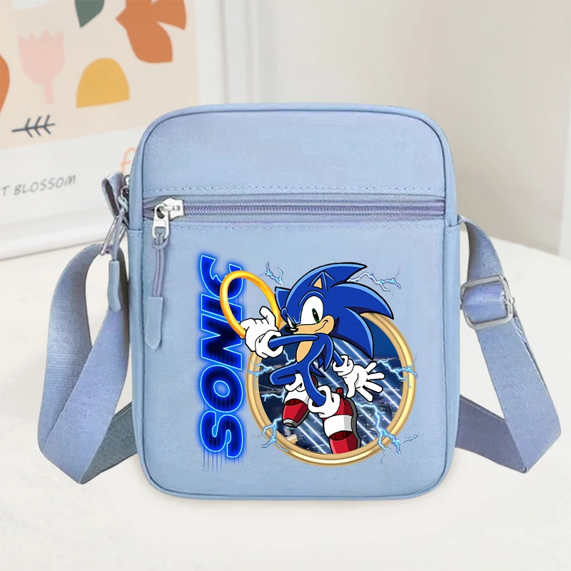 Новая нейлоновая сумка через плечо Sonics для мужчин и женщин, сумки через плечо с принтом аниме и мультфильмов, портативная сумка для хранения вещей для студентов, модная сумка, подарки
Новая нейлоновая сумка через плечо Sonics для мужчин и женщин, сумки через плечо с принтом аниме и мультфильмов, портативная сумка для хранения вещей для студентов, модная сумка, подарки