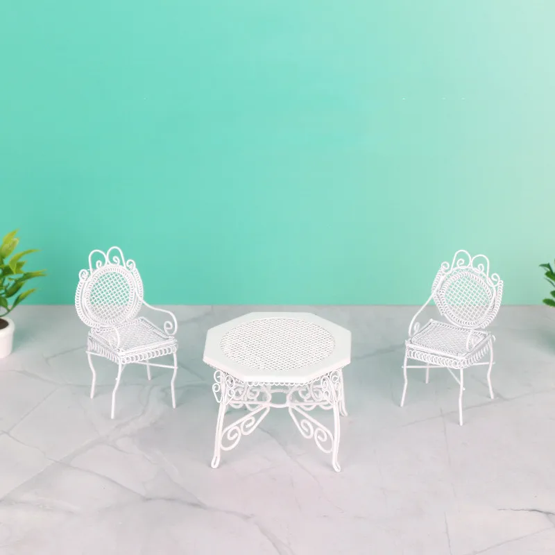 3 PCs 1:12 Scale Dollhouse Garden Miniature Metal Bistro Table & Chairs Set Dollhouse Fairy Garden Mini White Coffee/Tea Table
3 PCs 1:12 Scale Dollhouse Garden Miniature Metal Bistro Table & Chairs Set Dollhouse Fairy Garden Mini White Coffee/Tea Table