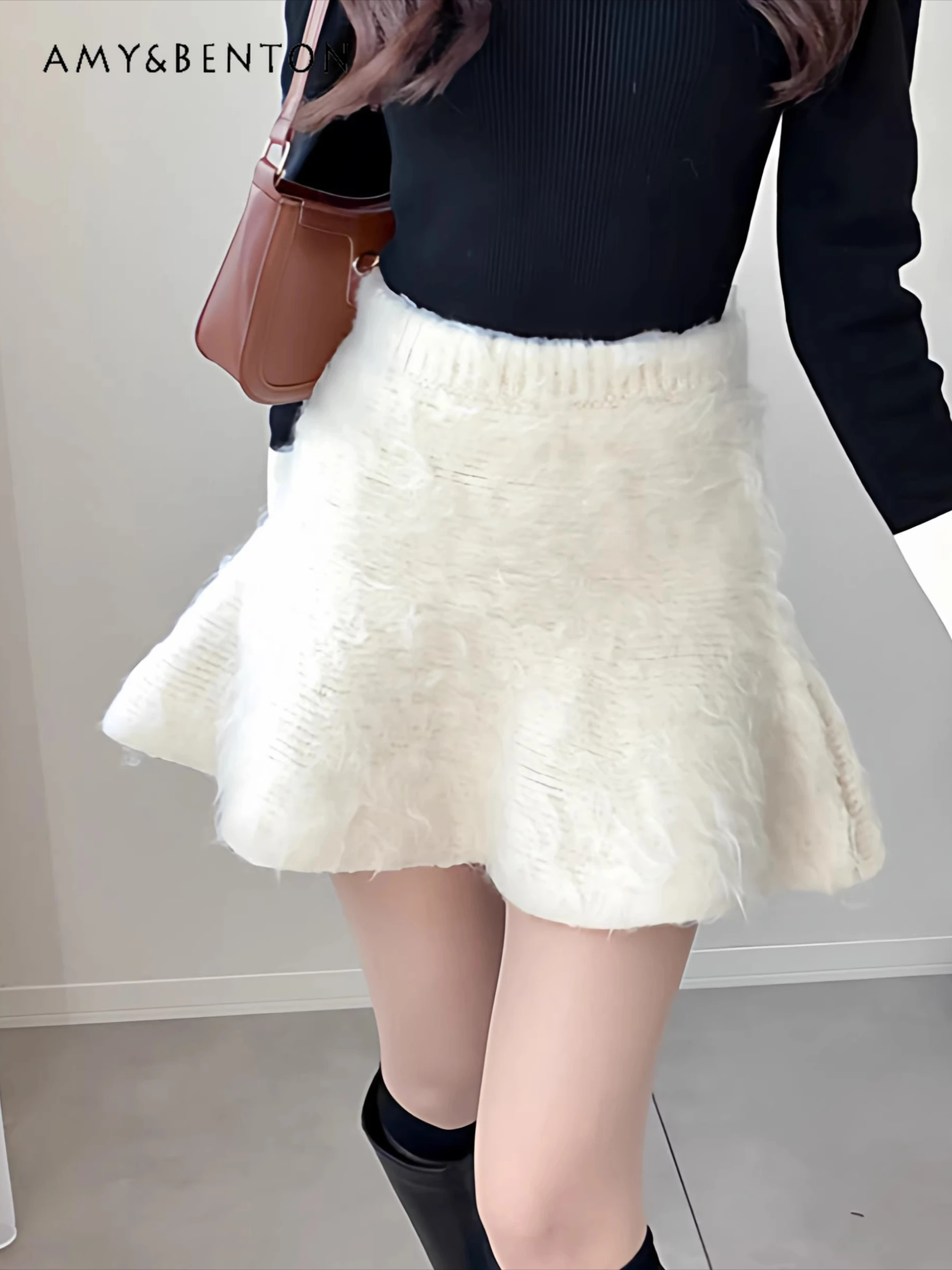 Japanese New Sweet Plush High Waist Slimming Knitted Mini Skirt Elegant Temperament Women Solid Color Versatile Ruffled Skirts
Japanese New Sweet Plush High Waist Slimming Knitted Mini Skirt Elegant Temperament Women Solid Color Versatile Ruffled Skirts