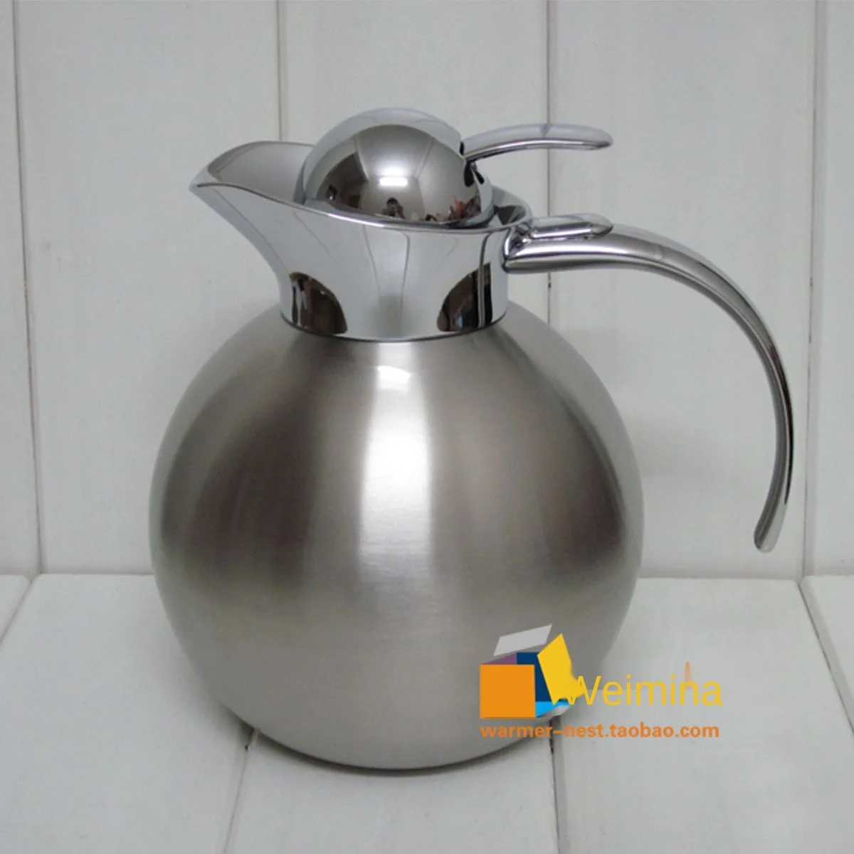German Craft 304 Stainless Steel Thermal Pot Vacuum Spherical Kettle Thermos Bottle Creative Coffee Pot Texture Is Super Good
German Craft 304 Stainless Steel Thermal Pot Vacuum Spherical Kettle Thermos Bottle Creative Coffee Pot Texture Is Super Good