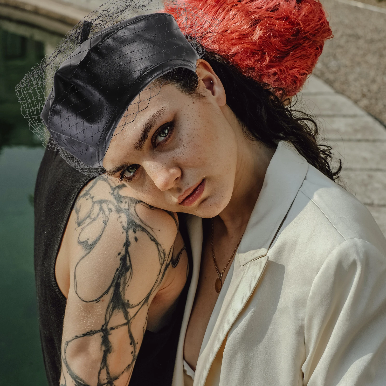 Retro Beret Hat Women Black PU Artist Cap French Style Vintage Decorative Hats Suitable for Parties Outing Dating 
Retro Beret Hat Women Black PU Artist Cap French Style Vintage Decorative Hats Suitable for Parties Outing Dating