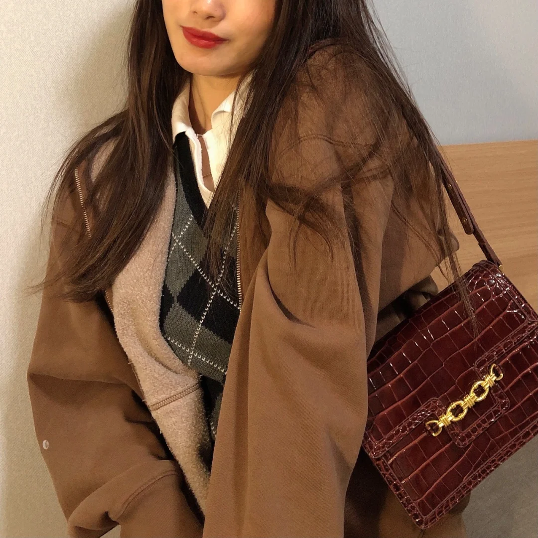 Brandy Girl Official Website Korean Sle Thiened Brown Retro American BM Sweatirt Autumn Winter Fce Lined Jaet Stra...
Brandy Girl Official Website Korean Sle Thiened Brown Retro American BM Sweatirt Autumn Winter Fce Lined Jaet Stra...