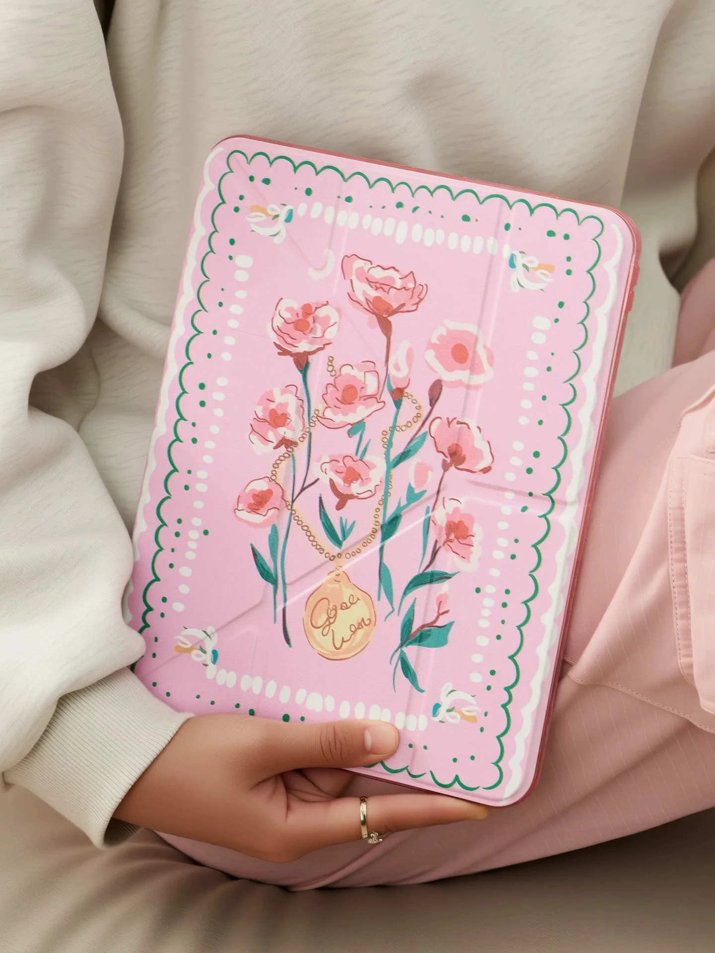 Hand-painted rose pattern tablet case, suitable for iPad, Y+ three-fold magnetic protective cover
Hand-painted rose pattern tablet case, suitable for iPad, Y+ three-fold magnetic protective cover
