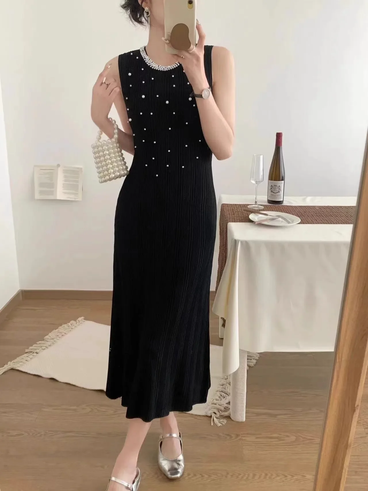 French Style Design Dress For Women In Summer, New Pleated Heavy Industry Nail Bead Vest Knitted Skirt 
French Style Design Dress For Women In Summer, New Pleated Heavy Industry Nail Bead Vest Knitted Skirt