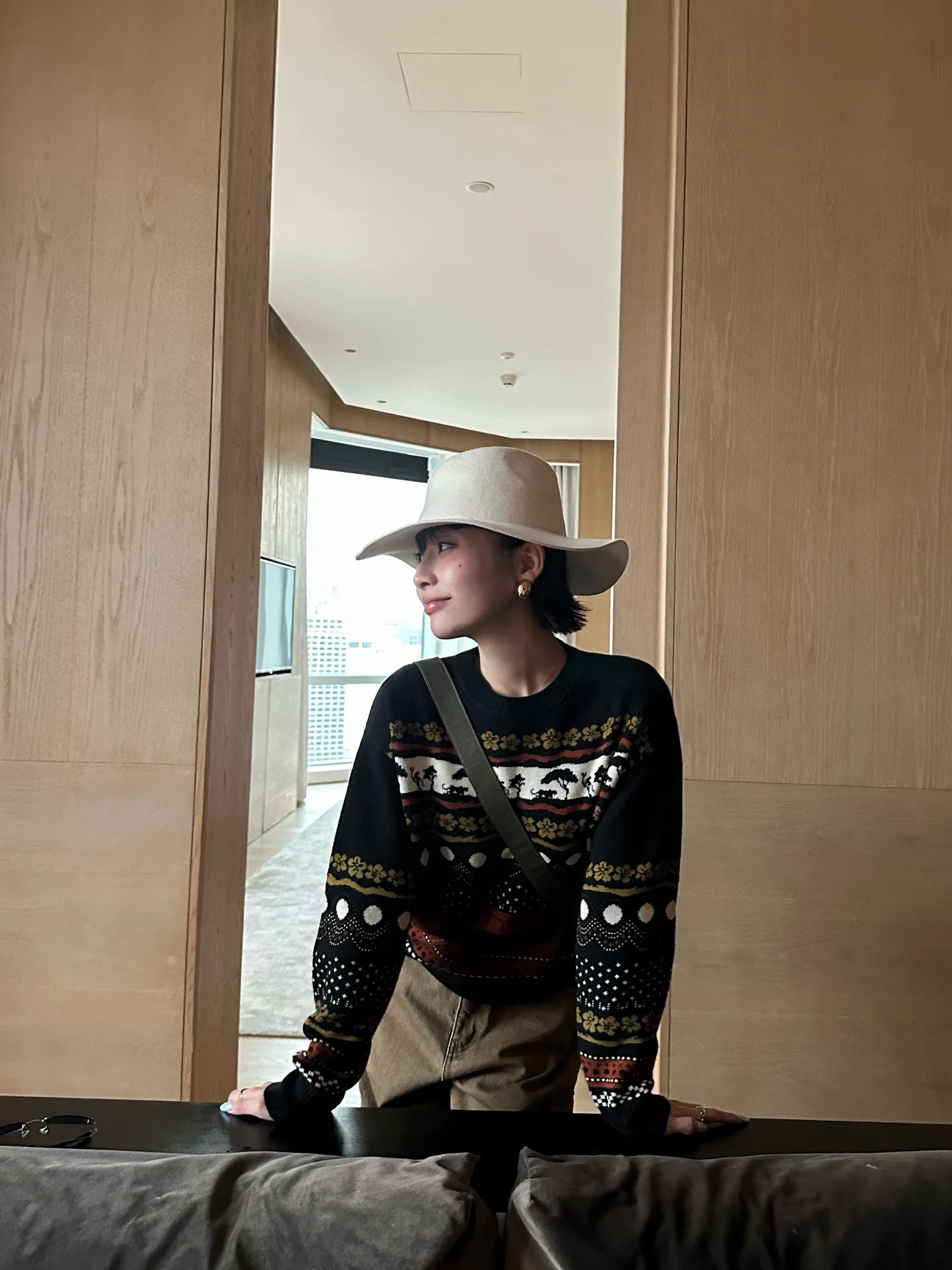 Вязаный шерстяной свитер Heavyweight от Monkey Studio: винтажный узор Fair Isle, коллекция Northland Snow Night, женская осенне-зимняя мода
Вязаный шерстяной свитер Heavyweight от Monkey Studio: винтажный узор Fair Isle, коллекция Northland Snow Night, женская осенне-зимняя мода