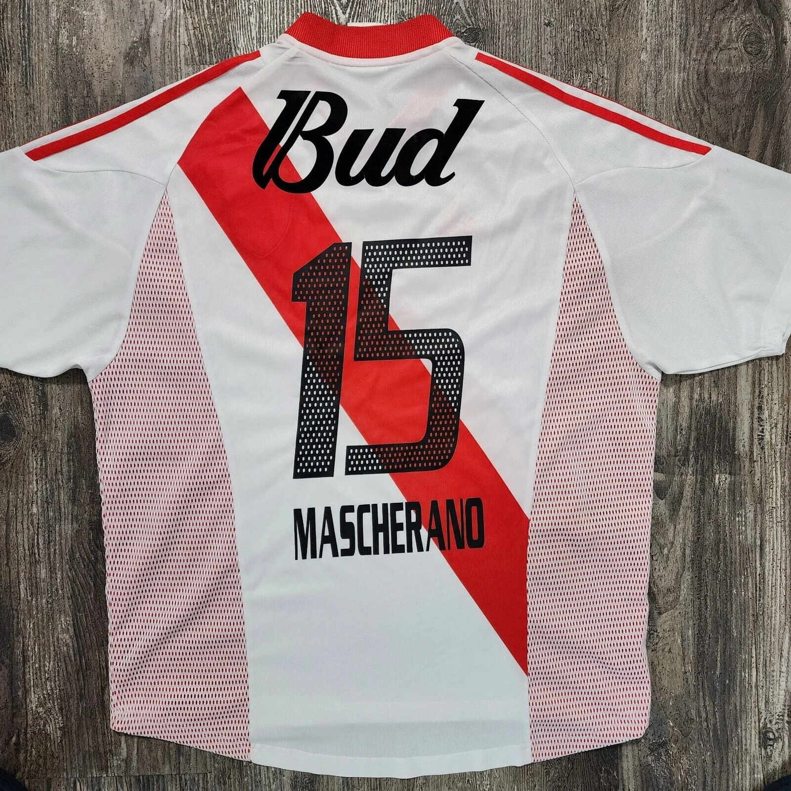 2025 Новая горячая домашняя футбольная майка River Plate Javier Mascherano для мужчин 2003 года, Аргентина
2025 Новая горячая домашняя футбольная майка River Plate Javier Mascherano для мужчин 2003 года, Аргентина