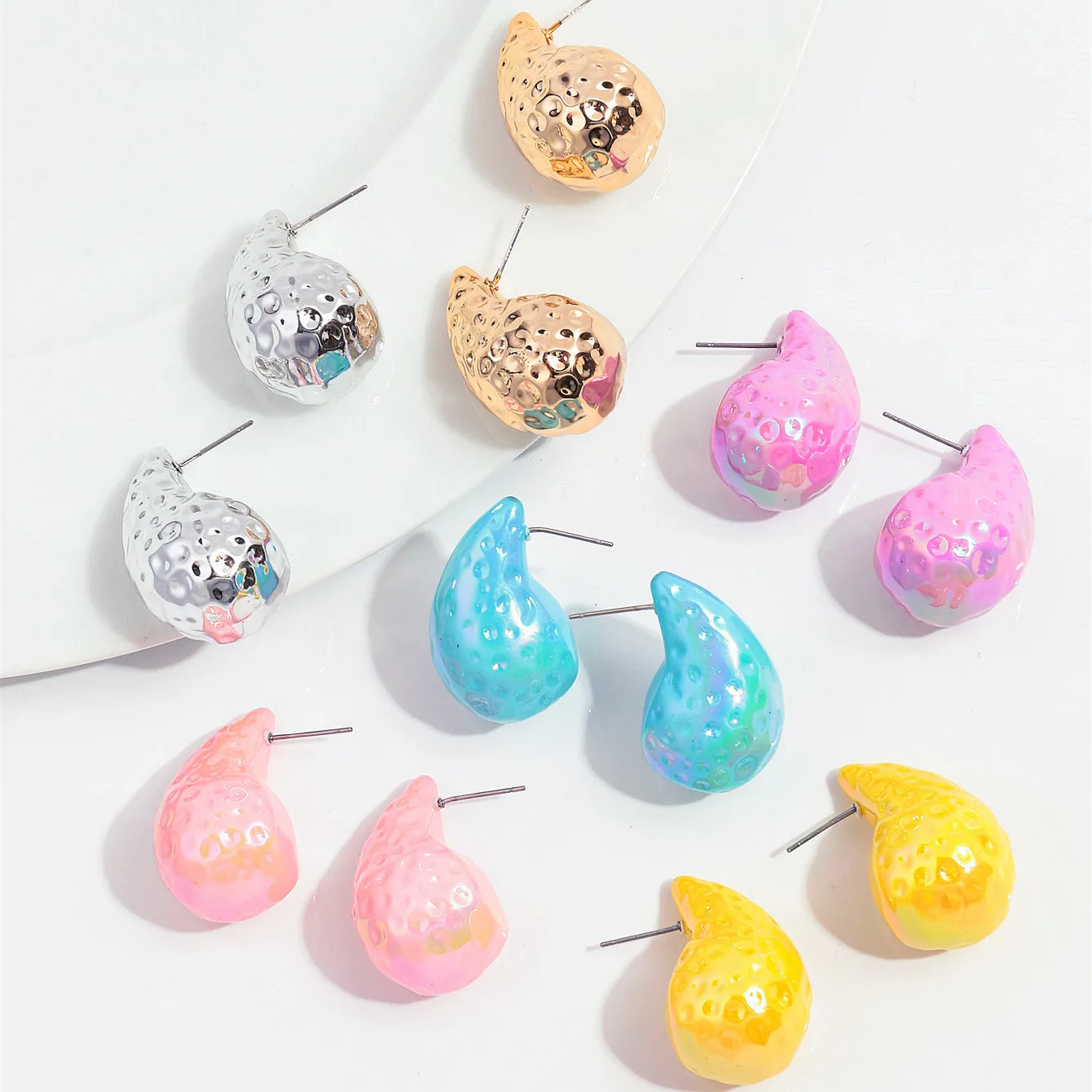 New Iridescent Hammered Pleated Teardrop Earrings Dupes Women Magic Colorful Chunky Hollow Water Drop Hoop Earring Jewelry Gifts
New Iridescent Hammered Pleated Teardrop Earrings Dupes Women Magic Colorful Chunky Hollow Water Drop Hoop Earring Jewelry Gifts