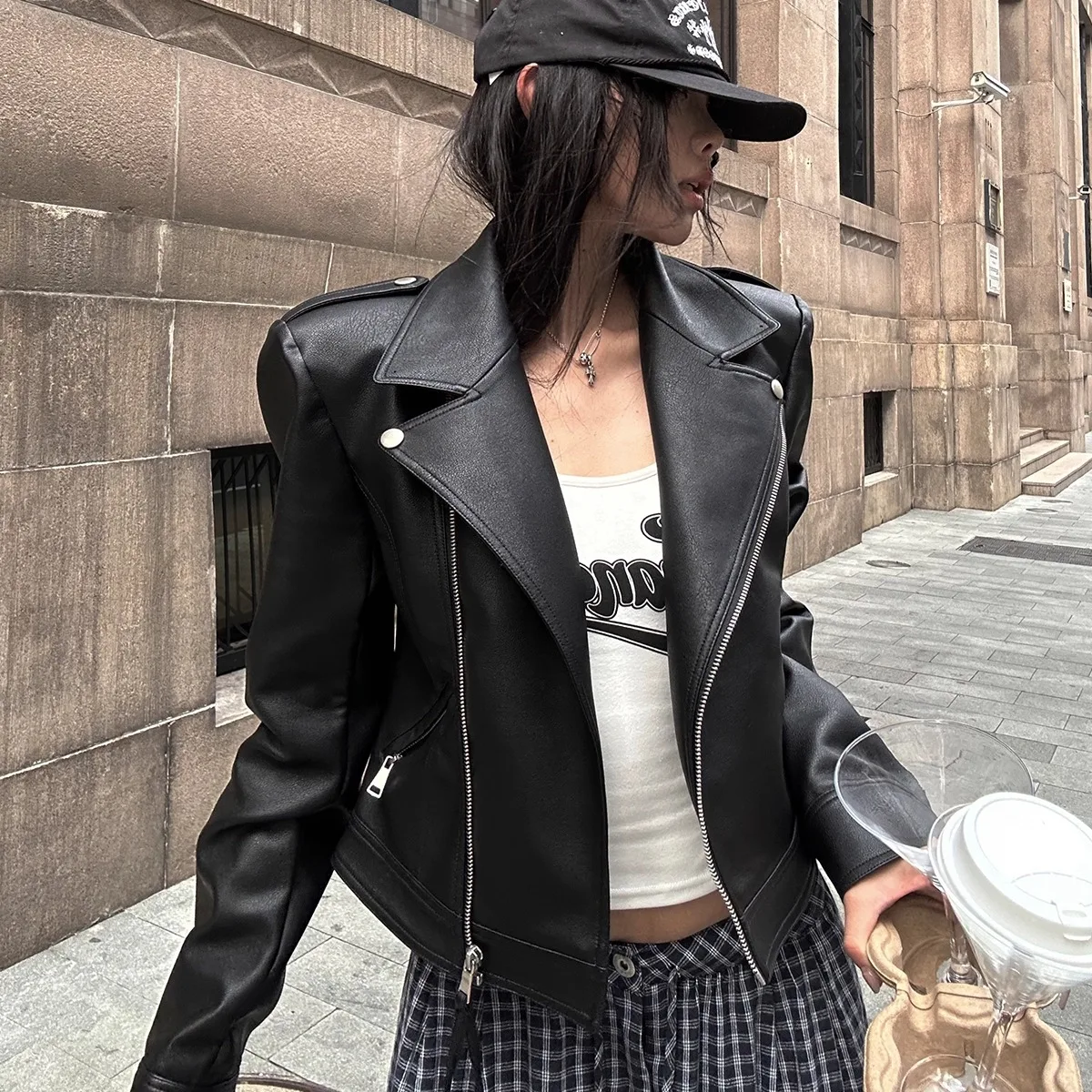 Женская кожаная куртка-кардиган Street Sle Biker Knight с принтом, приталенная, укороченная, осенняя, теплая верхняя одежда для женщин
Женская кожаная куртка-кардиган Street Sle Biker Knight с принтом, приталенная, укороченная, осенняя, теплая верхняя одежда для женщин