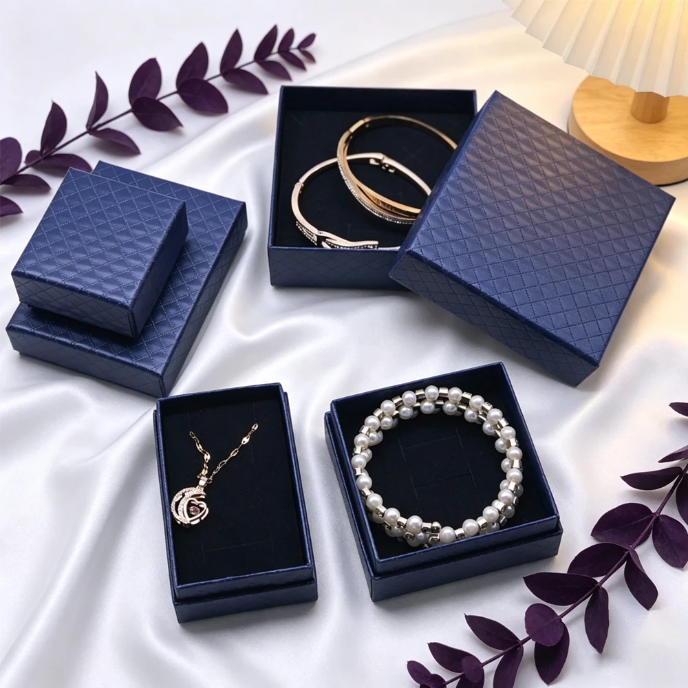 10Pcs 7*7cm Navy Blue Jewelry Box for Gift Boxes Necklace Boxes Bracelet Rings Earrings Brooch Display Box Jewelry Packaging
10Pcs 7*7cm Navy Blue Jewelry Box for Gift Boxes Necklace Boxes Bracelet Rings Earrings Brooch Display Box Jewelry Packaging