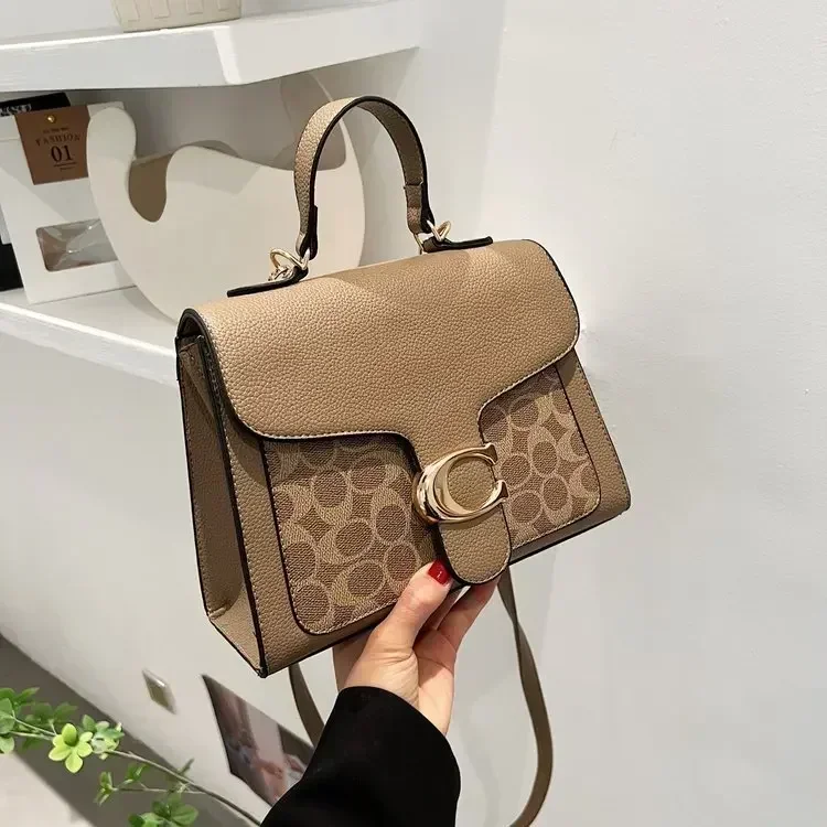 Diaper Bag Trendy and Unique Versatile Luxury Brand Design Creates A High-end Crossbody Bag for Ladies
Diaper Bag Trendy and Unique Versatile Luxury Brand Design Creates A High-end Crossbody Bag for Ladies