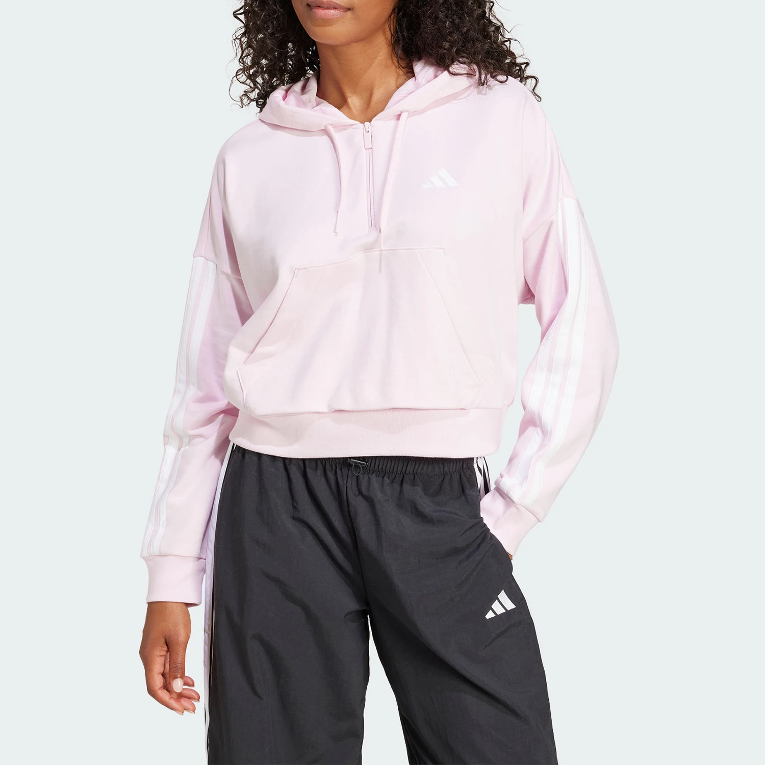 Оригинальная женская короткая толстовка с молнией до середины груди Adidas W 3S FT QZ HD JN1943
Оригинальная женская короткая толстовка с молнией до середины груди Adidas W 3S FT QZ HD JN1943