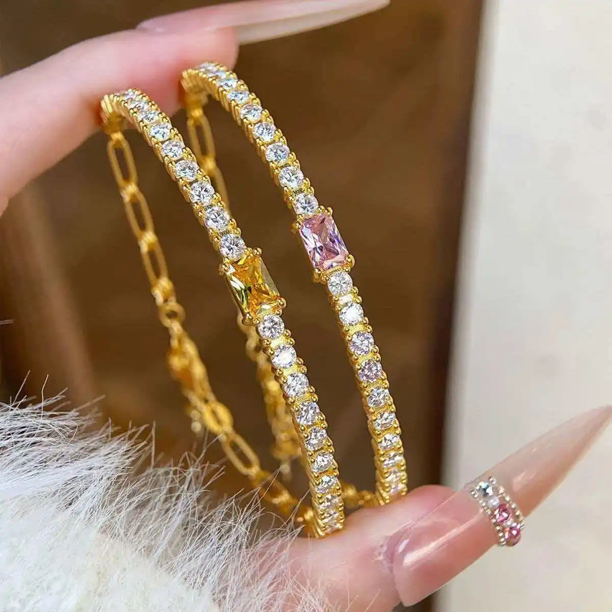 Tennis Chain Design Full Diamond Tennis Bracelet Light Luxury For Women 24K Gold AU999 | Classic style, trendy and timeless
Tennis Chain Design Full Diamond Tennis Bracelet Light Luxury For Women 24K Gold AU999 | Classic style, trendy and timeless