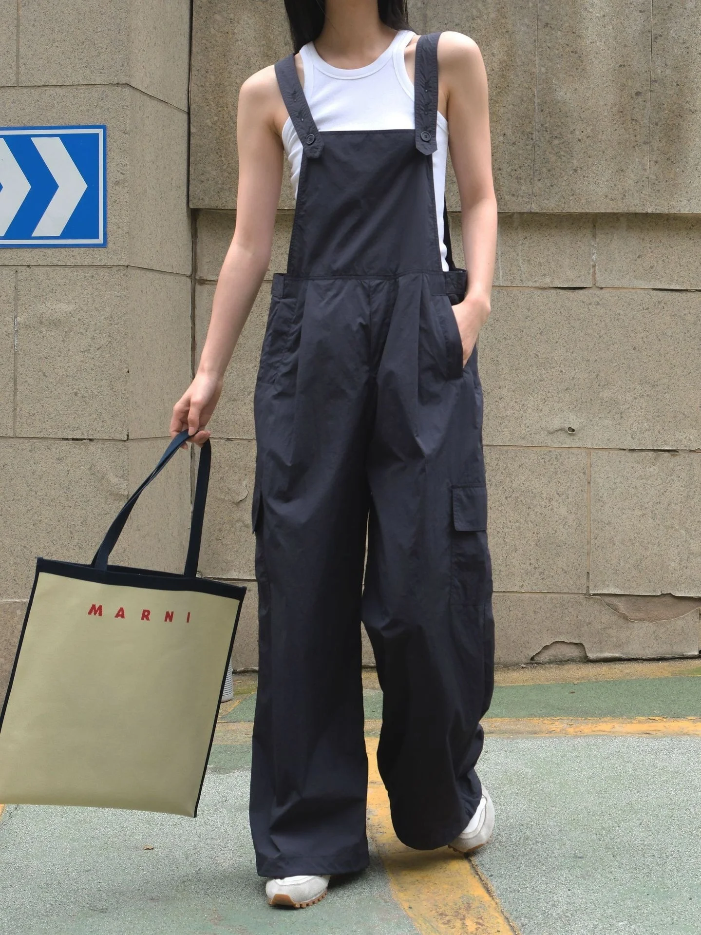 Lightweight Summer Outdoor Workwear Casual Anti-Aging Wide Leg Pants Loose Thin Cool Pocket Detail Long Trousers for Women
Lightweight Summer Outdoor Workwear Casual Anti-Aging Wide Leg Pants Loose Thin Cool Pocket Detail Long Trousers for Women
