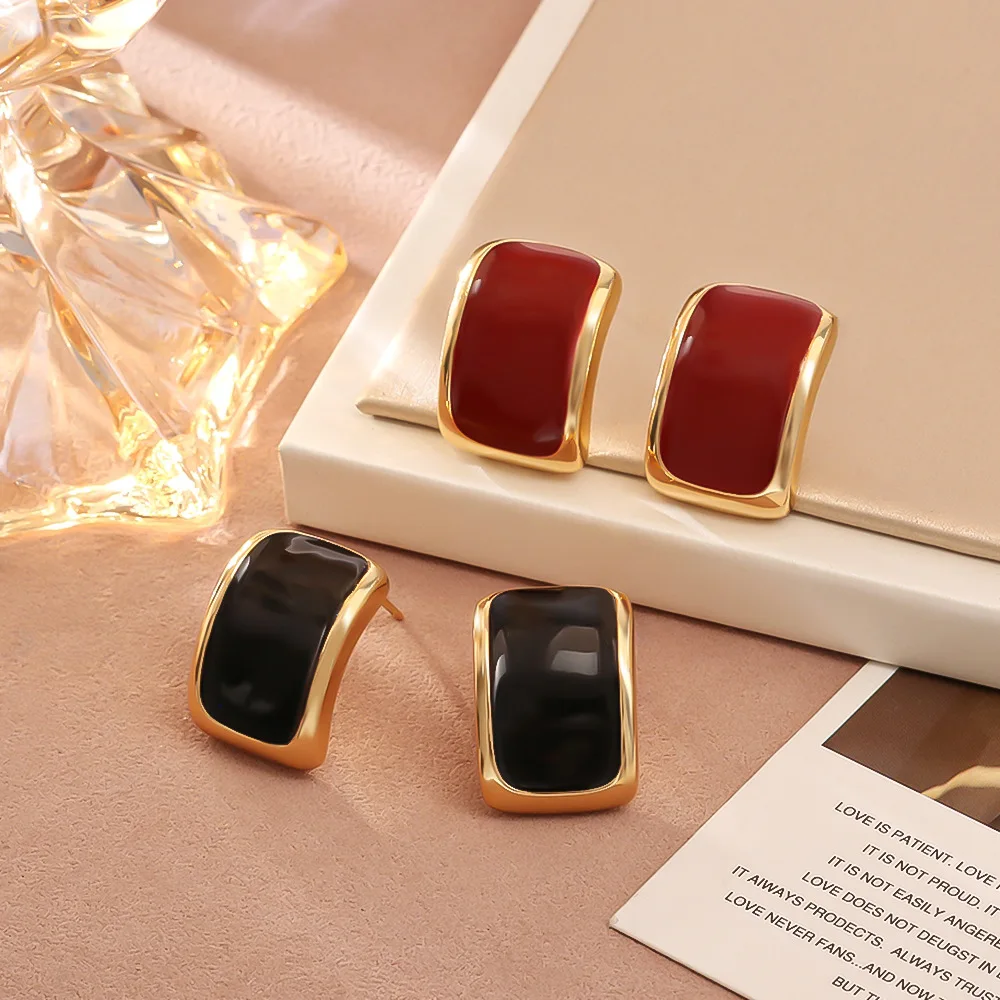 Retro burgundy geometric drop glaze earrings, high-end, fashionable and versatile earrings, niche design, simple earrings
Retro burgundy geometric drop glaze earrings, high-end, fashionable and versatile earrings, niche design, simple earrings