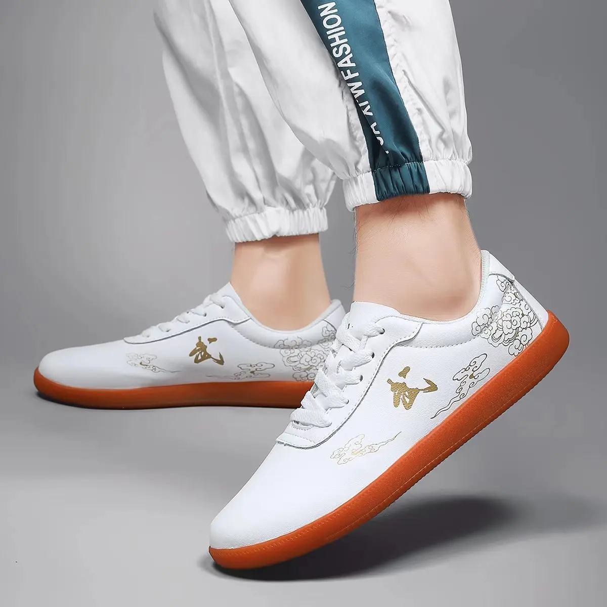 Men Chinese Kung Fu Sport Shoes Women Wushu Training Sneaker Professional Karate & Taekwondo Martial Arts Performance Shoes H998
Men Chinese Kung Fu Sport Shoes Women Wushu Training Sneaker Professional Karate & Taekwondo Martial Arts Performance Shoes H998