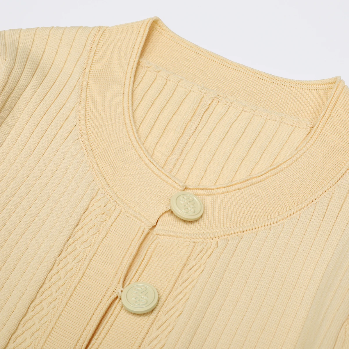 25277 Высококачественное модное трикотажное платье с круглым вырезом, на пуговицах, облегающее, с длинными рукавами, для женщин, весна-осень
25277 Высококачественное модное трикотажное платье с круглым вырезом, на пуговицах, облегающее, с длинными рукавами, для женщин, весна-осень