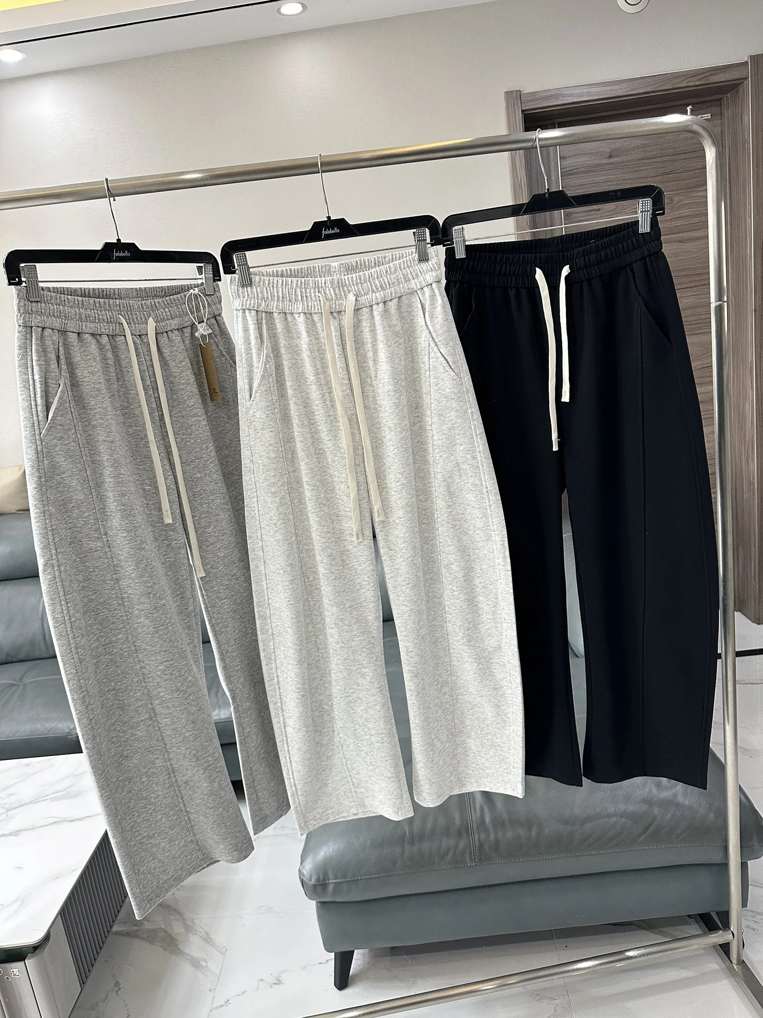 Loose Men's Casual Pants Elastic Waist Straight Leg Comfortable Drapey Knife Casual Trousers for Daily Wear Spring Autumn
Loose Men's Casual Pants Elastic Waist Straight Leg Comfortable Drapey Knife Casual Trousers for Daily Wear Spring Autumn
