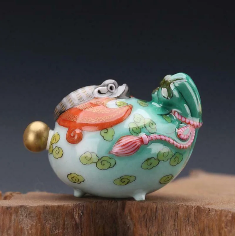 Qing Dynasty Qianlong Enamel Bat Ruyi Snuff Bottle Jingdezhen Antique Porcelain
Qing Dynasty Qianlong Enamel Bat Ruyi Snuff Bottle Jingdezhen Antique Porcelain