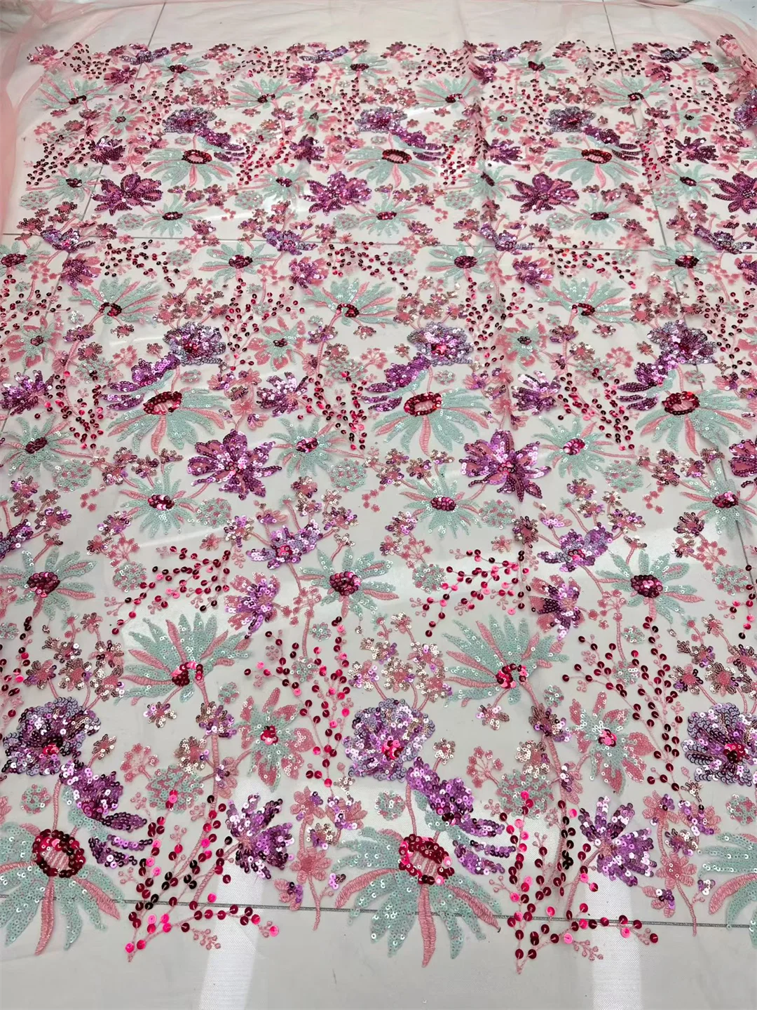 Роскошная африканская кружевная ткань 2026, высокое качество, кружевная вышивка с блестками, сетчатая ткань с бисером для женщин, свадебные платья
Роскошная африканская кружевная ткань 2026, высокое качество, кружевная вышивка с блестками, сетчатая ткань с бисером для женщин, свадебные платья