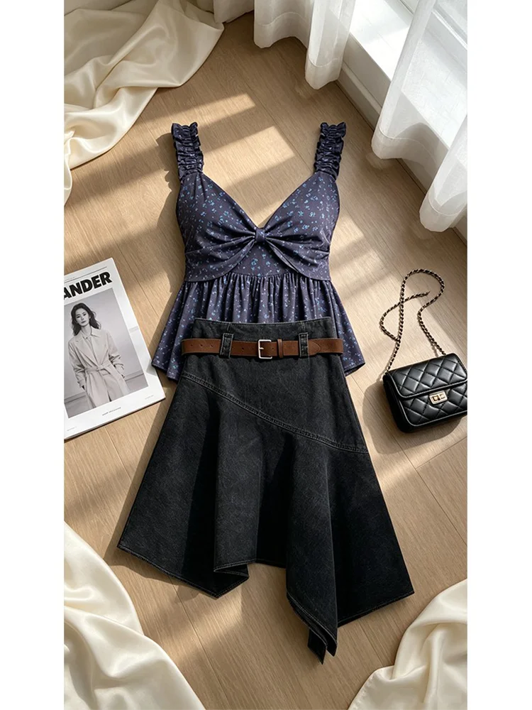 Floral Print Halter Neck Vest Top with Bow Tie And Asymmetrical Skirt Set for Women Summer 2026 Vintage Style Polyester Fiber
Floral Print Halter Neck Vest Top with Bow Tie And Asymmetrical Skirt Set for Women Summer 2026 Vintage Style Polyester Fiber