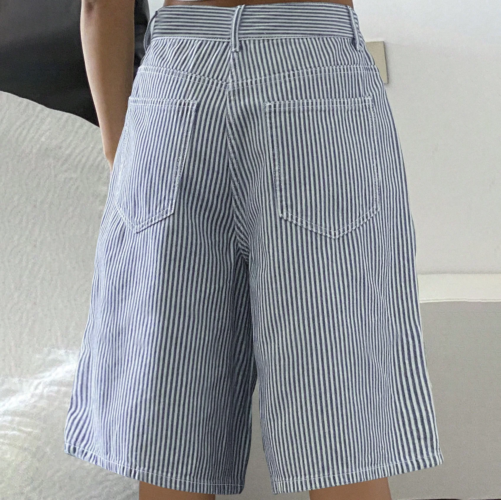 Women's High-End Straight Leg Denim Shorts Blue White Stripes Loose Fit Long Pants Low Waist Casual Style No Stretch
Women's High-End Straight Leg Denim Shorts Blue White Stripes Loose Fit Long Pants Low Waist Casual Style No Stretch