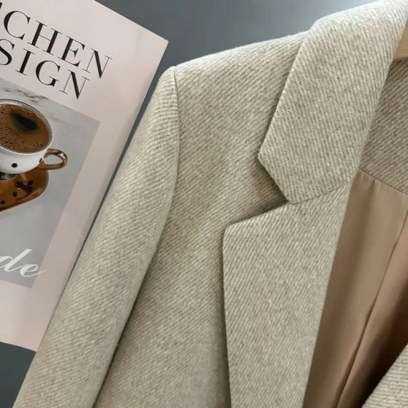 Весенне-осенний темпераментный женский пиджак в британском стиле, корейский свободный элегантный повседневный универсальный женский пиджак с длинными рукавами
Весенне-осенний темпераментный женский пиджак в британском стиле, корейский свободный элегантный повседневный универсальный женский пиджак с длинными рукавами