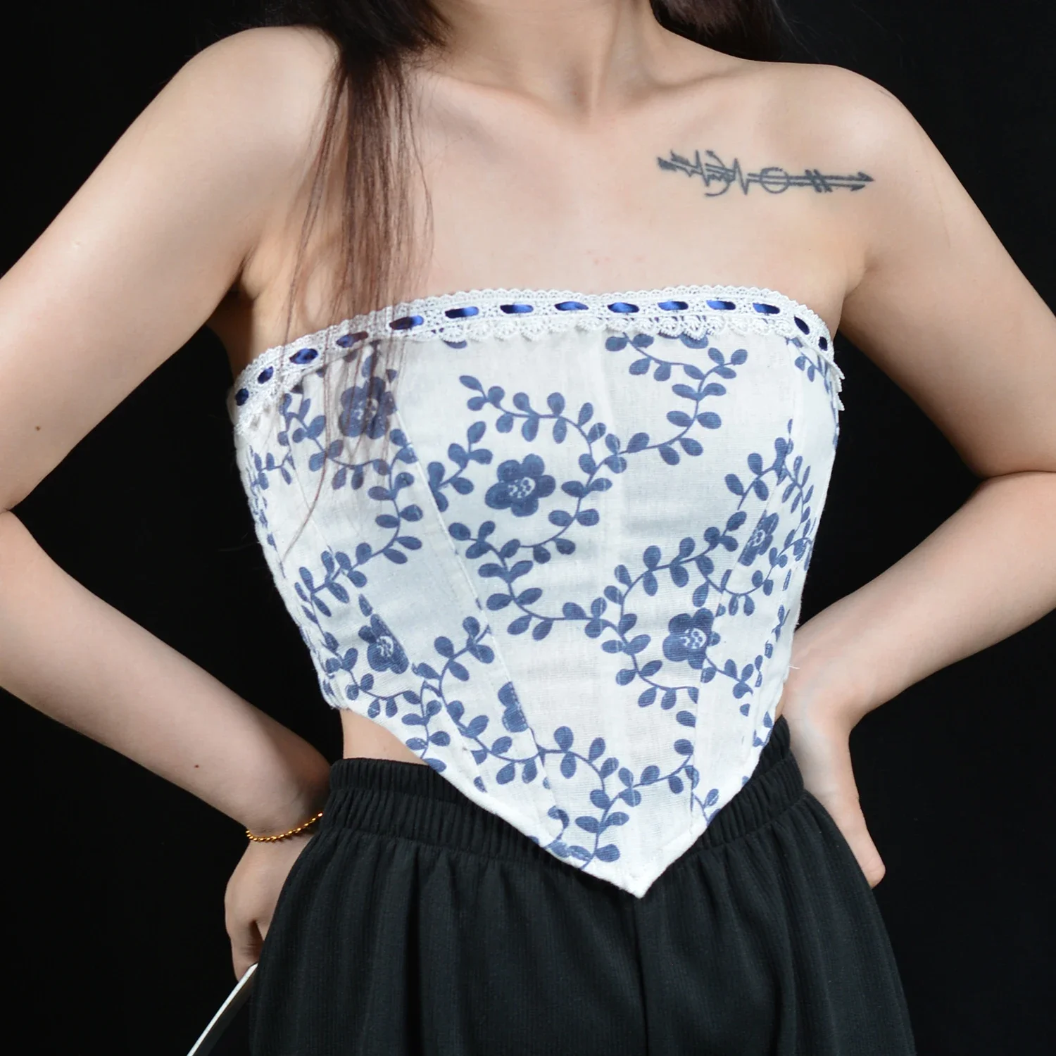 Bare Shoulder Y2K Crop Tops Printed Sleeveless Vest Woman Sexy Backless Slim Strapless Lnner Camisole Corset
Bare Shoulder Y2K Crop Tops Printed Sleeveless Vest Woman Sexy Backless Slim Strapless Lnner Camisole Corset