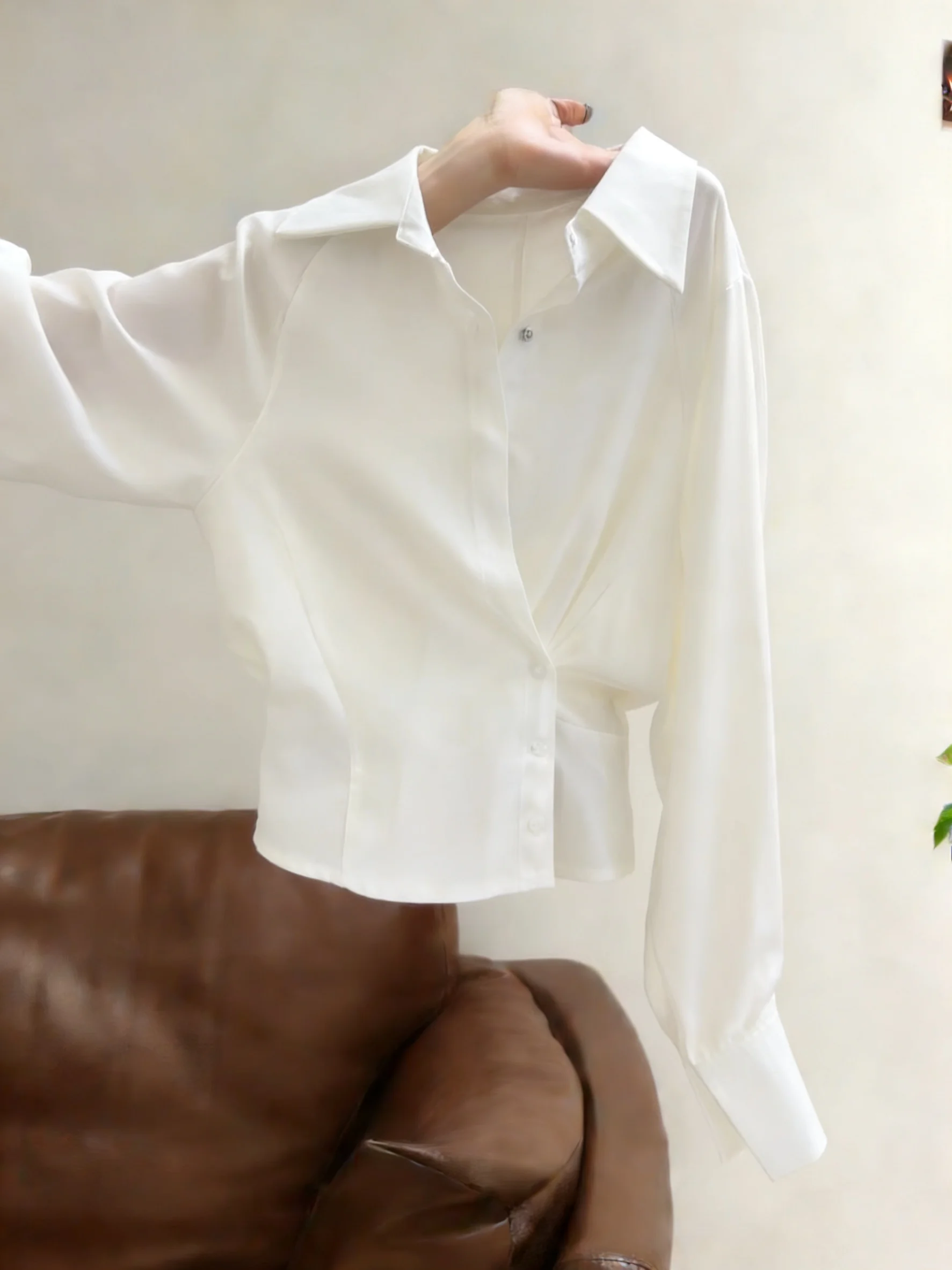 Белая женская приталенная блузка с длинным рукавом в корейском стиле для офиса и повседневной носки, весна-осень
Белая женская приталенная блузка с длинным рукавом в корейском стиле для офиса и повседневной носки, весна-осень