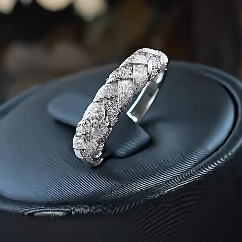 Новое женское серебряное кольцо S925, тканое и матовое, с пшеничным ухом, высококачественное и текстурированное, в винтажном стиле и многослойное.
Новое женское серебряное кольцо S925, тканое и матовое, с пшеничным ухом, высококачественное и текстурированное, в винтажном стиле и многослойное.