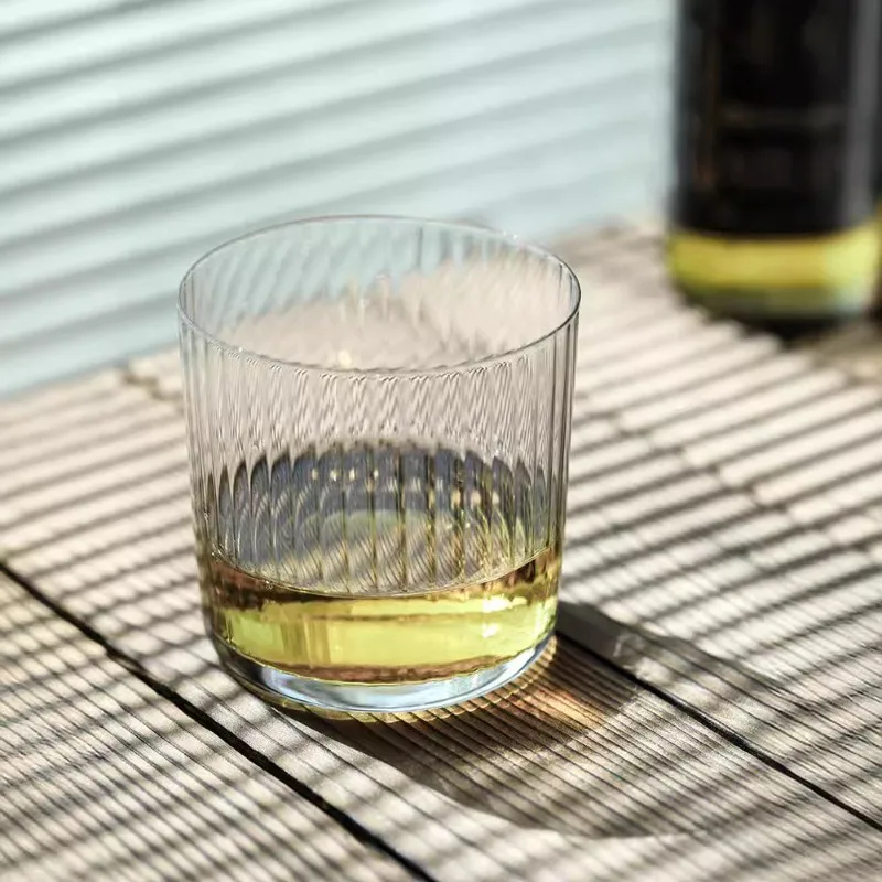 Crystal glass wind juice cup Cocktail Retro whiskey Personality creative vertical cup
Crystal glass wind juice cup Cocktail Retro whiskey Personality creative vertical cup