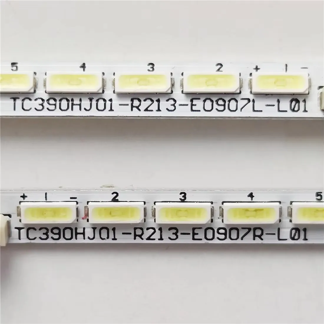 LED backlight strip 63 lamp For TC390FP01-E TC390HJ01-R213-E0907L F0910R F0910L TL39Z18-TP LET39Z18HF
LED backlight strip 63 lamp For TC390FP01-E TC390HJ01-R213-E0907L F0910R F0910L TL39Z18-TP LET39Z18HF