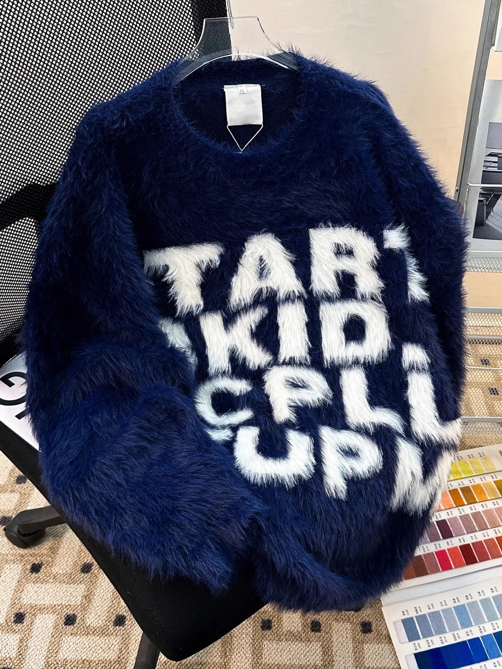 Loose Men's Knitted Sweater Letter Embroidery Mink Velvet Outerwear College Sle Autumn Winter Warm Long Sve round Ne
Loose Men's Knitted Sweater Letter Embroidery Mink Velvet Outerwear College Sle Autumn Winter Warm Long Sve round Ne