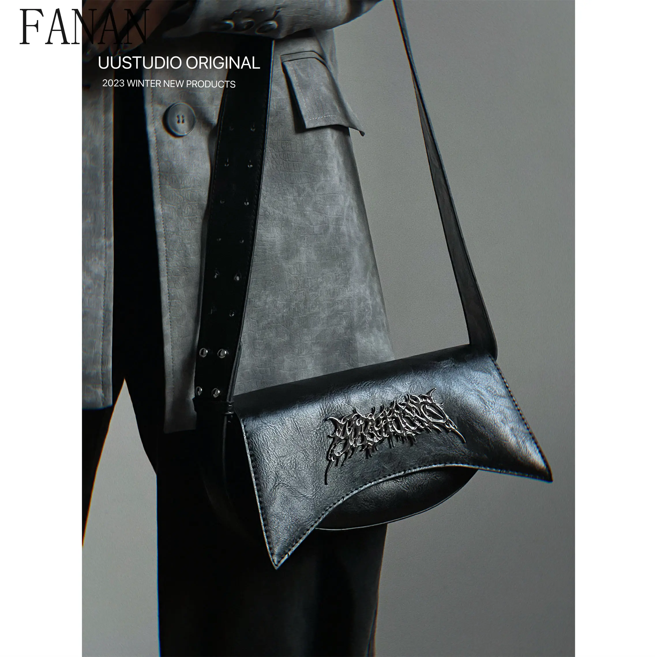 Original Niche Design Women's Handbags High-End Dark Spice Girl Unisex Y2K Style Vintage Underarm Single Shoulder Bag
Original Niche Design Women's Handbags High-End Dark Spice Girl Unisex Y2K Style Vintage Underarm Single Shoulder Bag