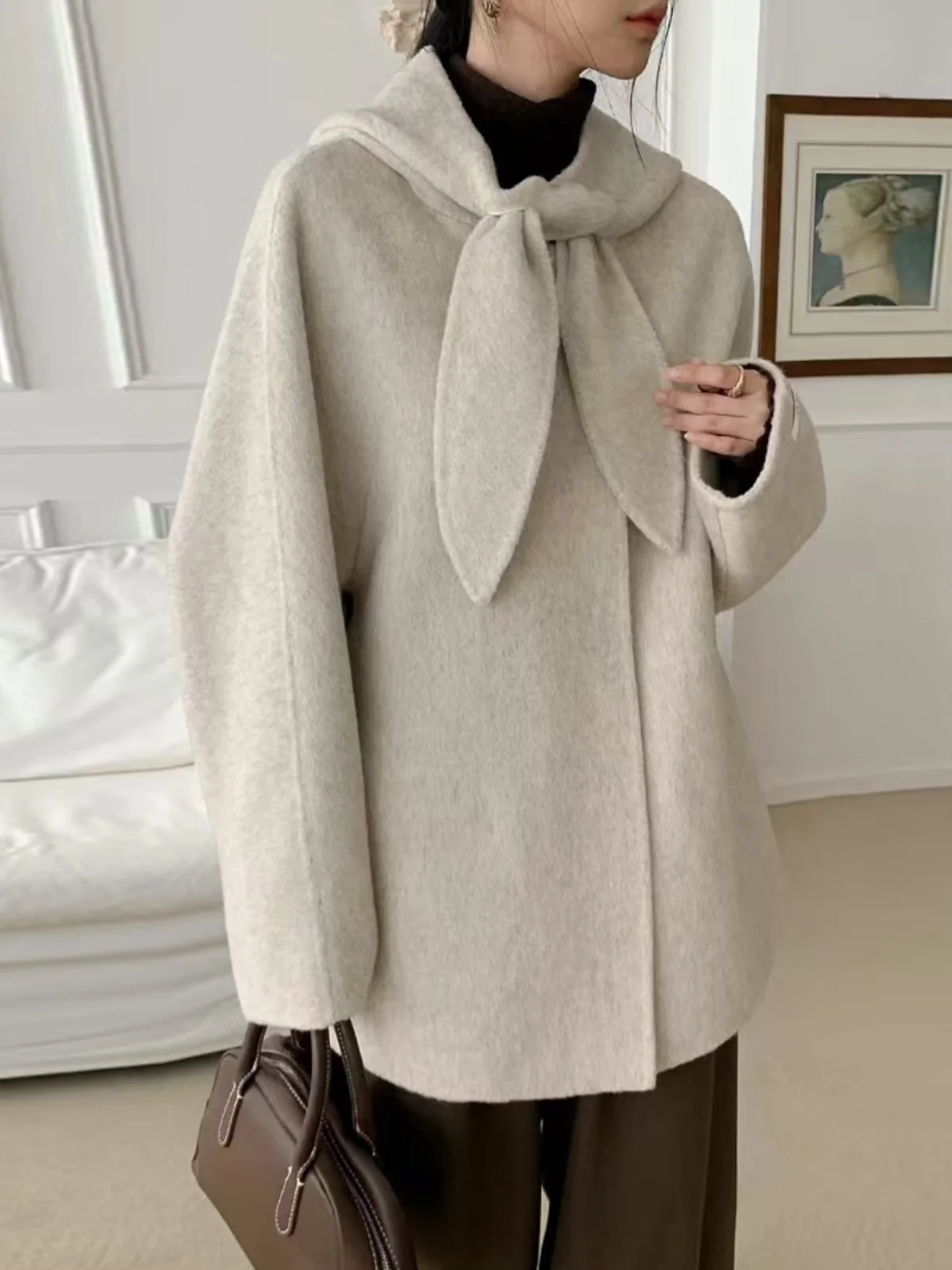 Retro Woolen Coat Women's Korean Sle Gentle Sweet Bow Tie Collar Hooded Warm Woolen Jaet Trendy Long Sve Regular Fit
Retro Woolen Coat Women's Korean Sle Gentle Sweet Bow Tie Collar Hooded Warm Woolen Jaet Trendy Long Sve Regular Fit