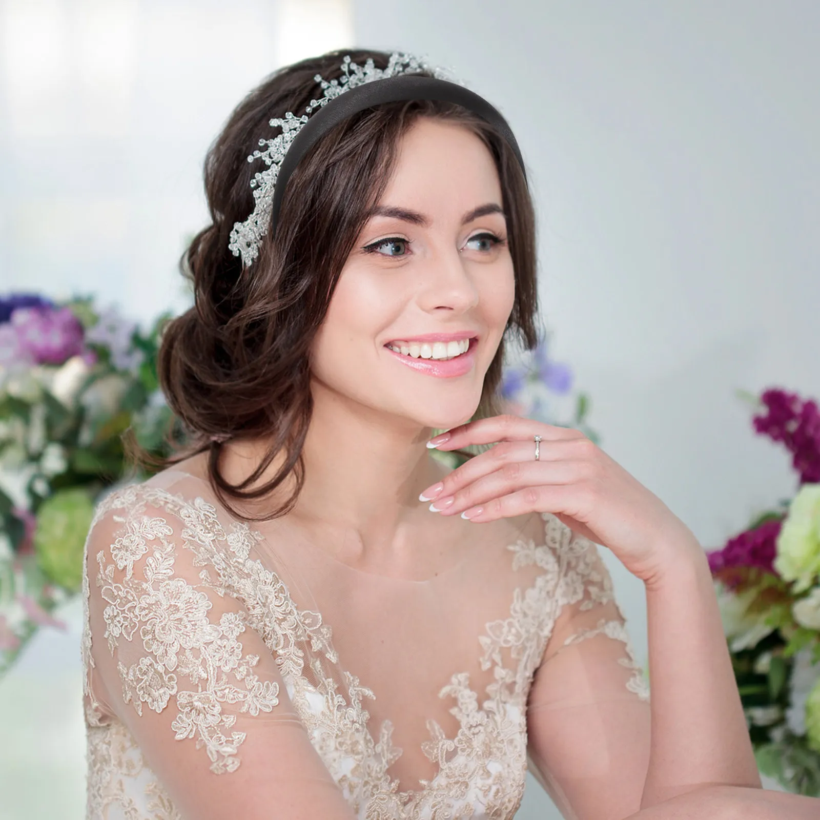 2Pcs Vintage Hair Band Black Thick Headband for Women Elegant Comfortable Design Suitable for Daily Use and Special Occasions
2Pcs Vintage Hair Band Black Thick Headband for Women Elegant Comfortable Design Suitable for Daily Use and Special Occasions