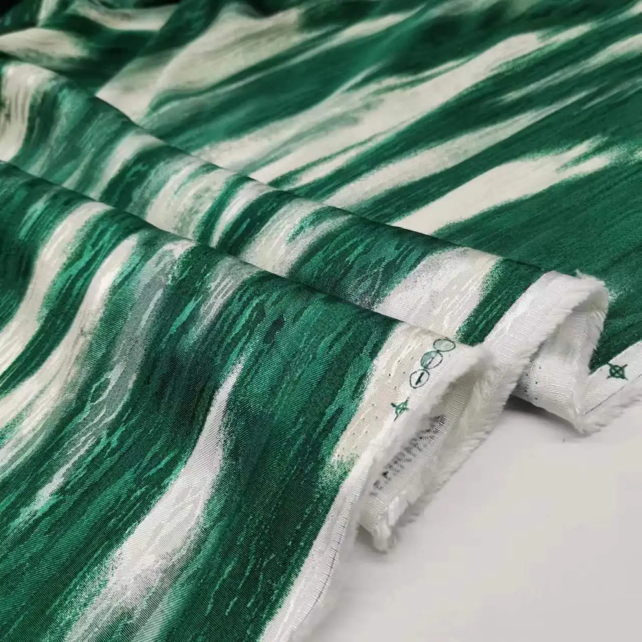 High Quality Viscose Cotton Jacquard Fabric Dress Skirt Palazo Breathable Garment Sewing Material
High Quality Viscose Cotton Jacquard Fabric Dress Skirt Palazo Breathable Garment Sewing Material