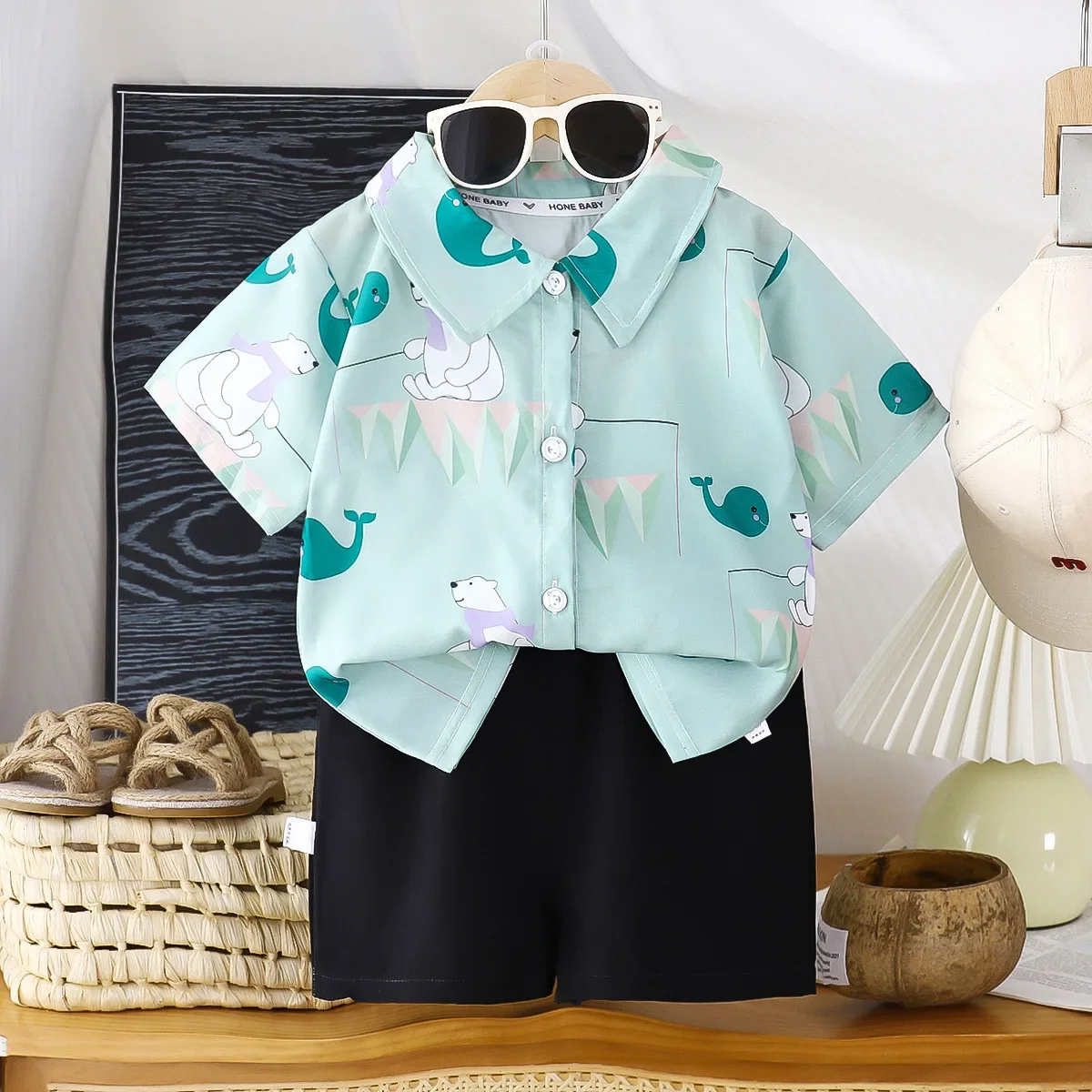 Children's Summer Thin Fashion Two-piece Set Kids Short Sleeve Lapel Cartoon Dinosaur Print Shirt + Shorts Boys Casual Clothing
Children's Summer Thin Fashion Two-piece Set Kids Short Sleeve Lapel Cartoon Dinosaur Print Shirt + Shorts Boys Casual Clothing