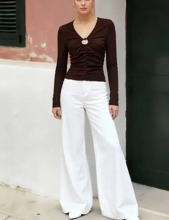 Vintage V-Neck Design Long Sleeve Top for Women Temperament 2026 New Female Slim Pleated Slimming Knitted Base Shirt
Vintage V-Neck Design Long Sleeve Top for Women Temperament 2026 New Female Slim Pleated Slimming Knitted Base Shirt