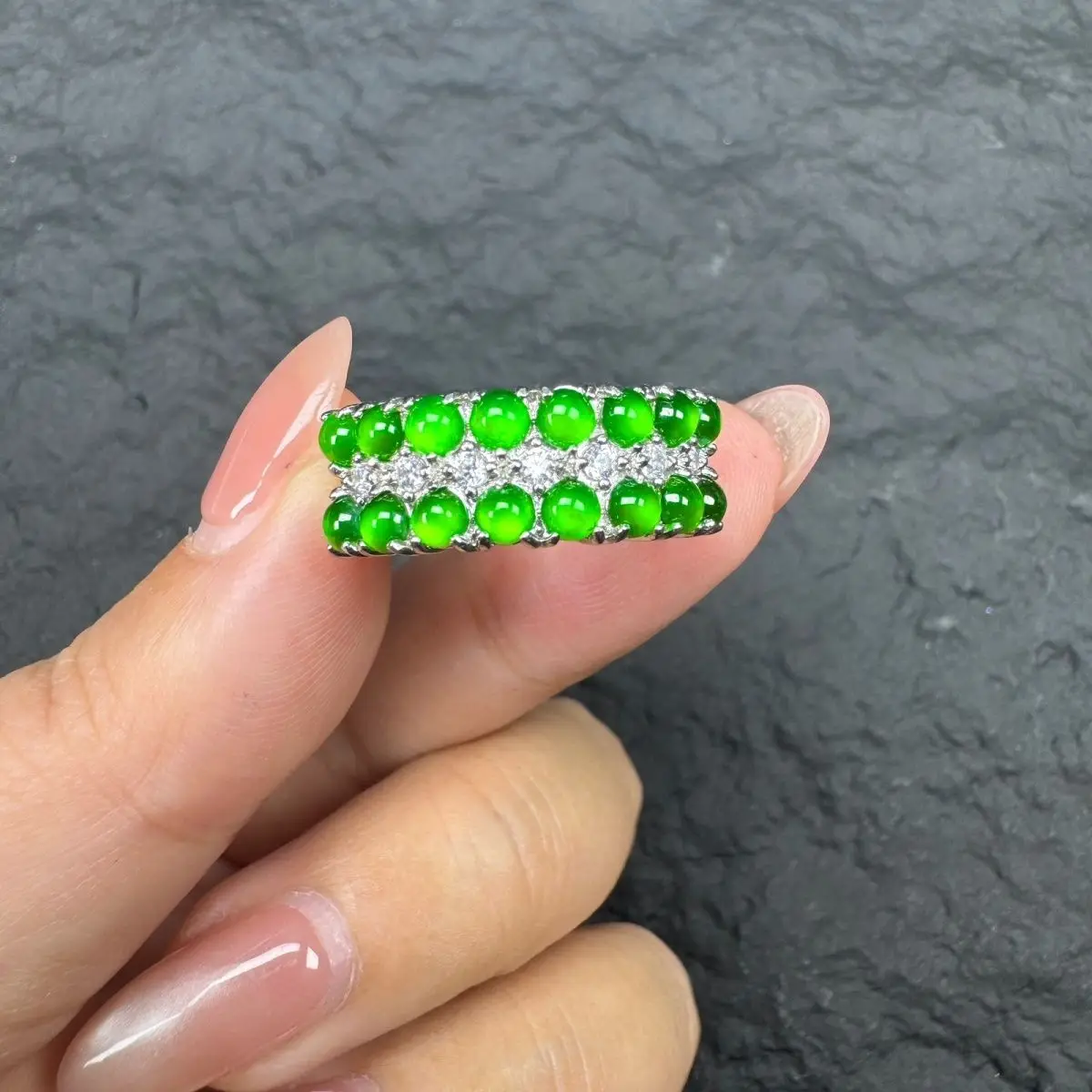 Natural jadeite, yang green Myanmar ring inlaid with ice jade fashionable new ring adjustable certificate row ring
Natural jadeite, yang green Myanmar ring inlaid with ice jade fashionable new ring adjustable certificate row ring